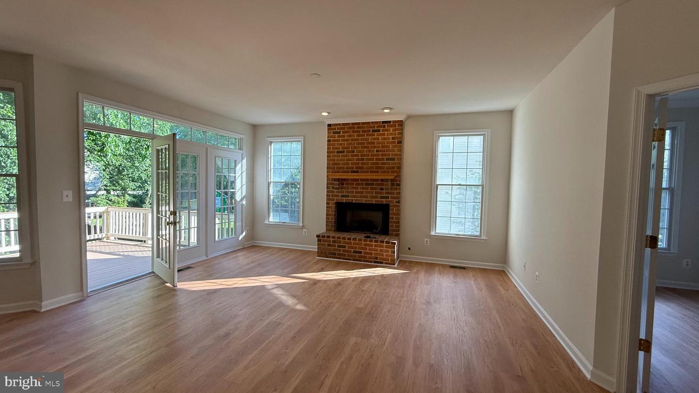 500 ROLAND ST SW, VIENNA, Virginia 22180, 5 Bedrooms Bedrooms, ,4 BathroomsBathrooms,Residential,For sale,500 ROLAND ST SW,VAFX2238646 MLS # VAFX2238646