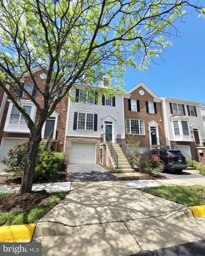 43671 SCARLET, CHANTILLY, Virginia 20152, 4 Bedrooms Bedrooms, ,2 BathroomsBathrooms,Residential,For sale,43671 SCARLET,VALO2095626 MLS # VALO2095626