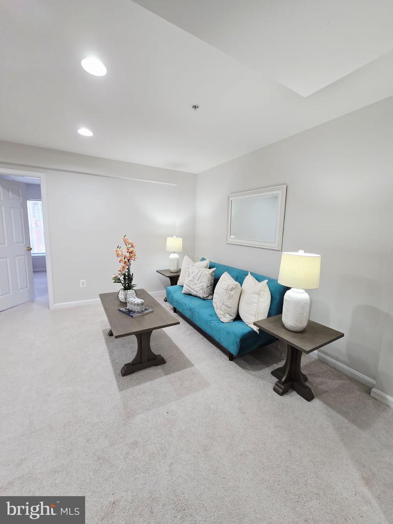 43671 SCARLET, CHANTILLY, Virginia 20152, 4 Bedrooms Bedrooms, ,2 BathroomsBathrooms,Residential,For sale,43671 SCARLET,VALO2095626 MLS # VALO2095626