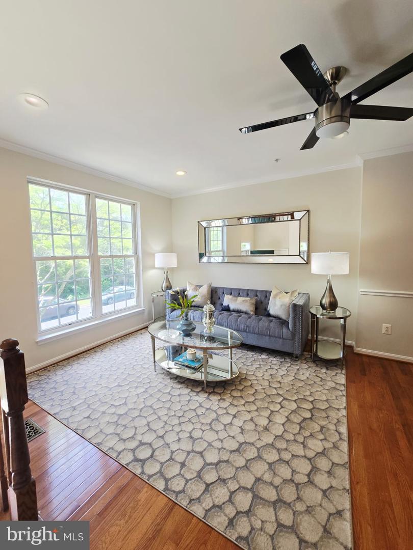 43671 SCARLET, CHANTILLY, Virginia 20152, 4 Bedrooms Bedrooms, ,2 BathroomsBathrooms,Residential,For sale,43671 SCARLET,VALO2095626 MLS # VALO2095626
