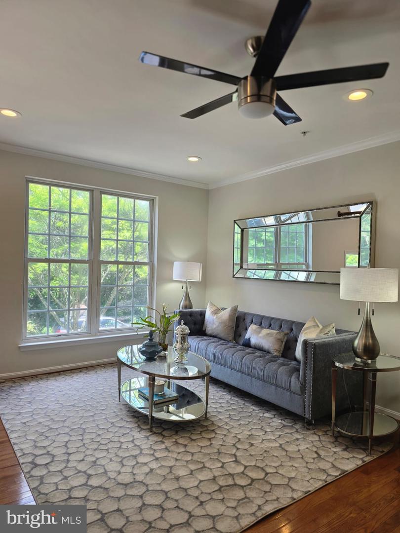 43671 SCARLET, CHANTILLY, Virginia 20152, 4 Bedrooms Bedrooms, ,2 BathroomsBathrooms,Residential,For sale,43671 SCARLET,VALO2095626 MLS # VALO2095626