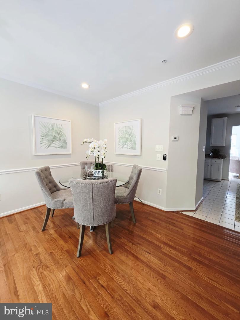 43671 SCARLET, CHANTILLY, Virginia 20152, 4 Bedrooms Bedrooms, ,2 BathroomsBathrooms,Residential,For sale,43671 SCARLET,VALO2095626 MLS # VALO2095626