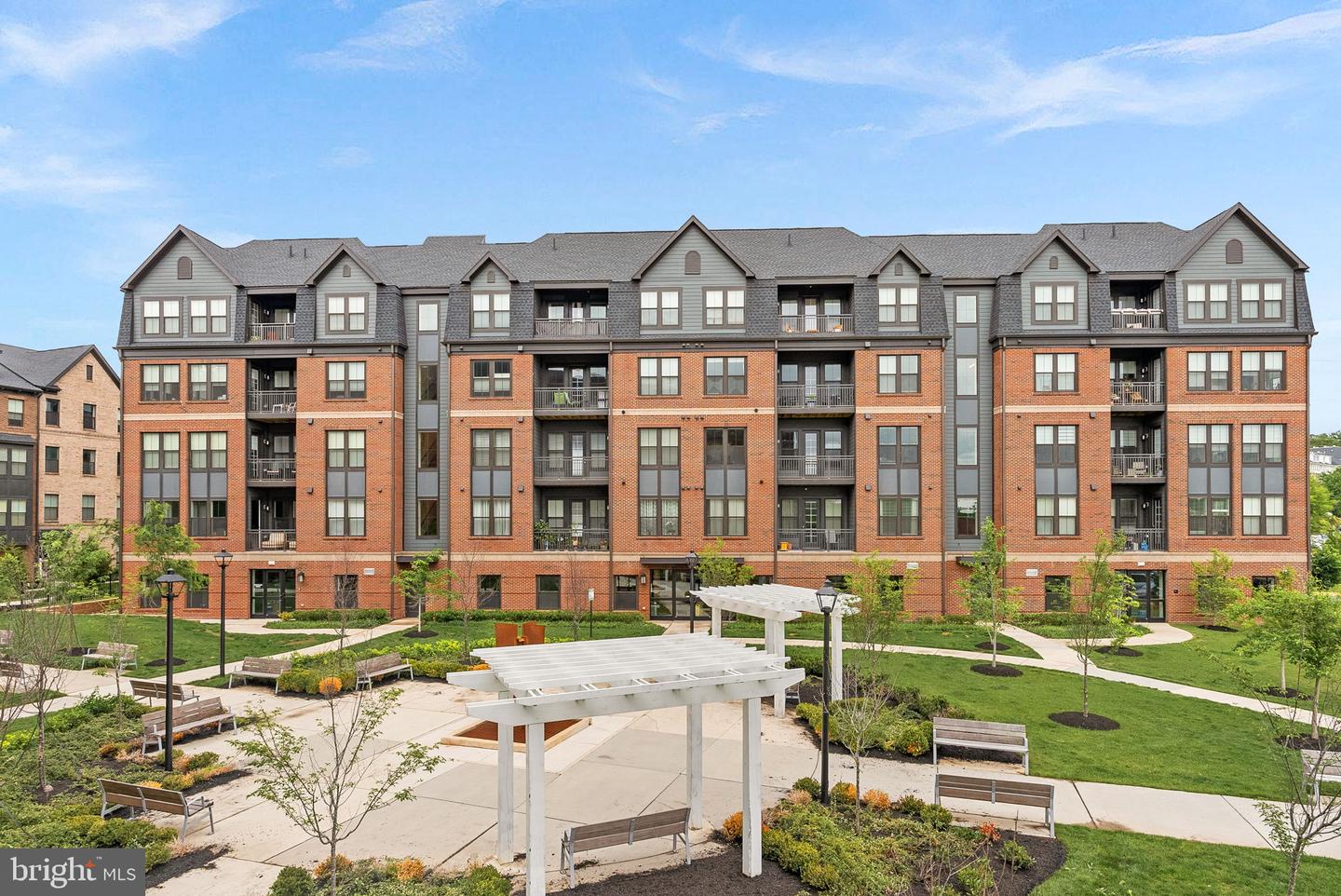 3927 FAIR RIDGE DR #305, FAIRFAX, Virginia 22033, 2 Bedrooms Bedrooms, ,2 BathroomsBathrooms,Residential,For sale,3927 FAIR RIDGE DR #305,VAFX2238866 MLS # VAFX2238866