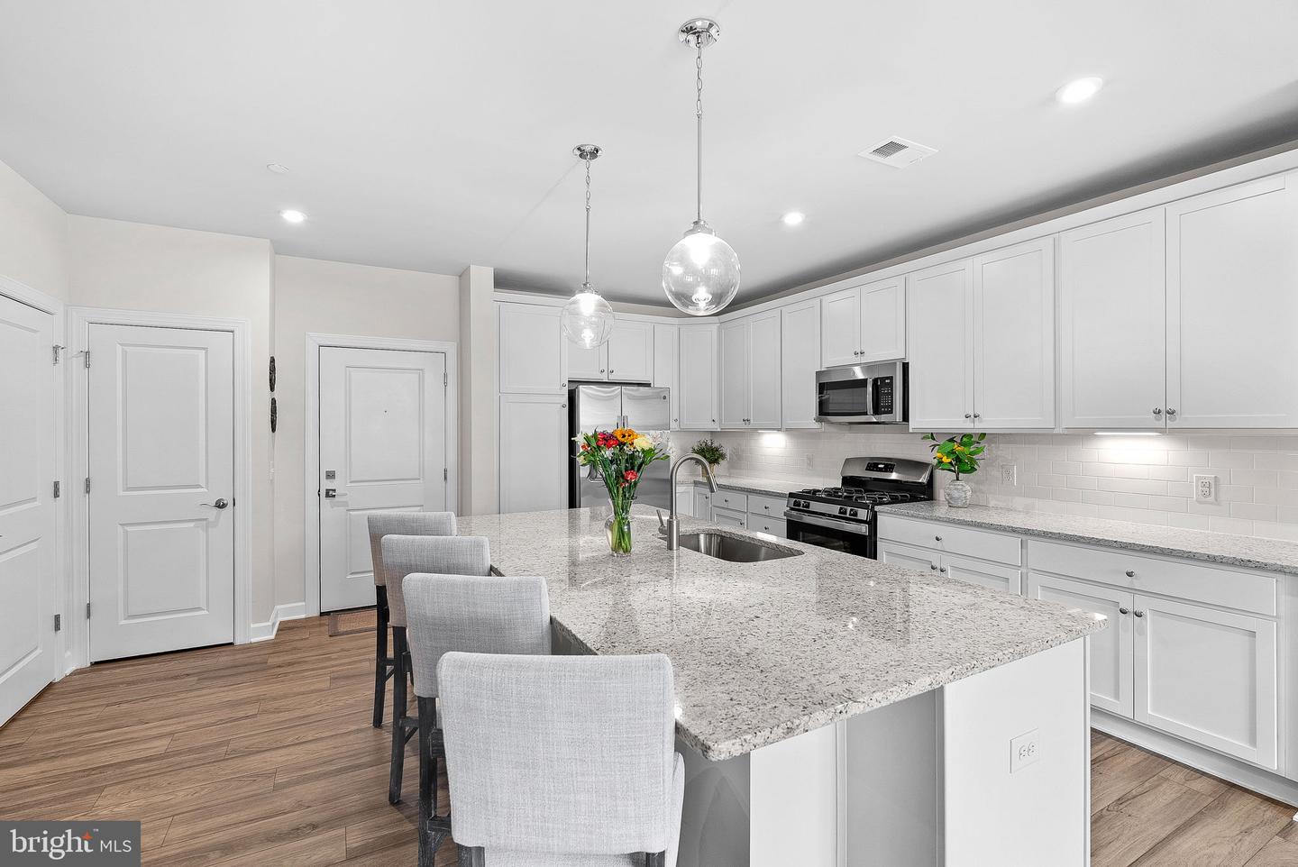 3927 FAIR RIDGE DR #305, FAIRFAX, Virginia 22033, 2 Bedrooms Bedrooms, ,2 BathroomsBathrooms,Residential,For sale,3927 FAIR RIDGE DR #305,VAFX2238866 MLS # VAFX2238866