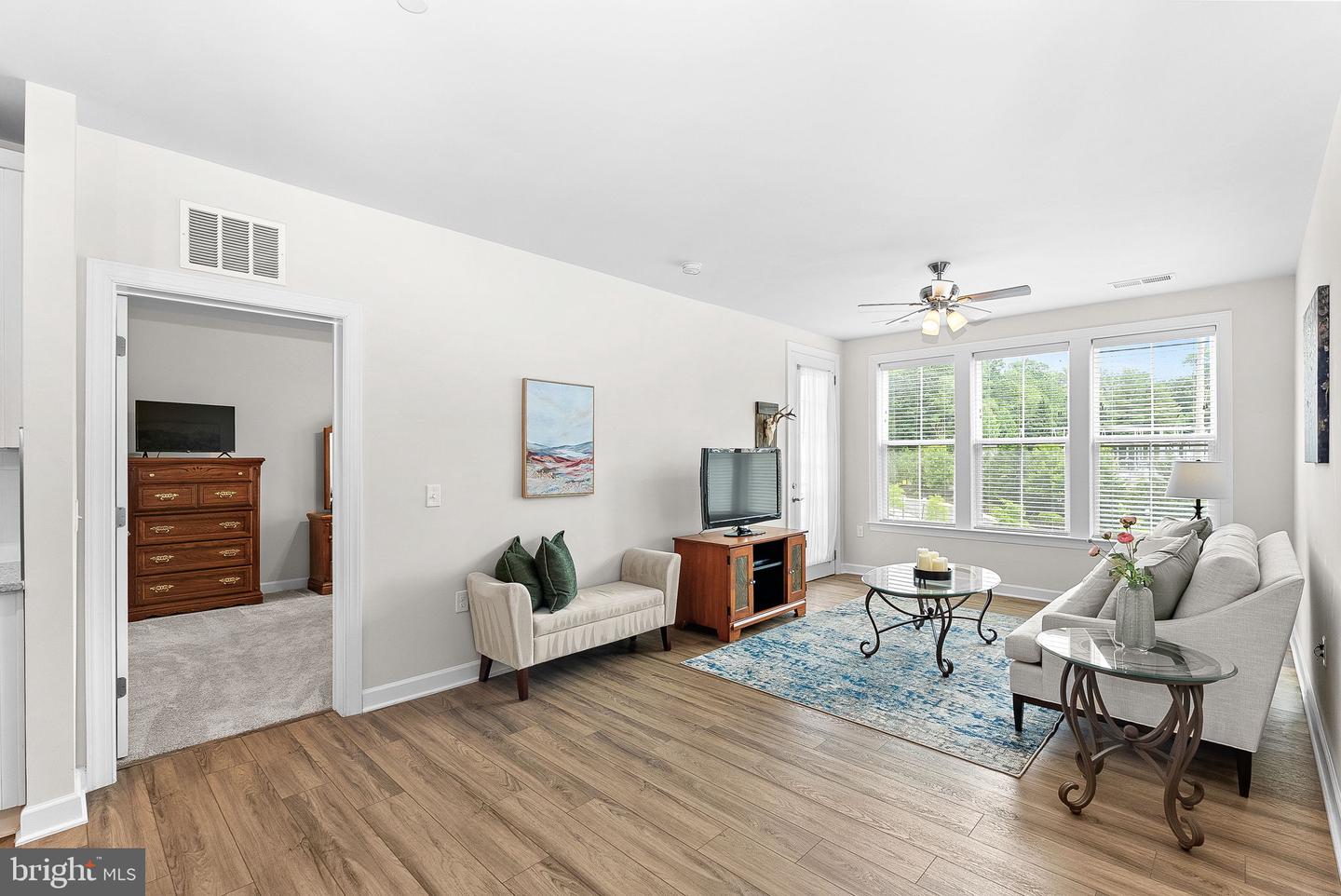 3927 FAIR RIDGE DR #305, FAIRFAX, Virginia 22033, 2 Bedrooms Bedrooms, ,2 BathroomsBathrooms,Residential,For sale,3927 FAIR RIDGE DR #305,VAFX2238866 MLS # VAFX2238866