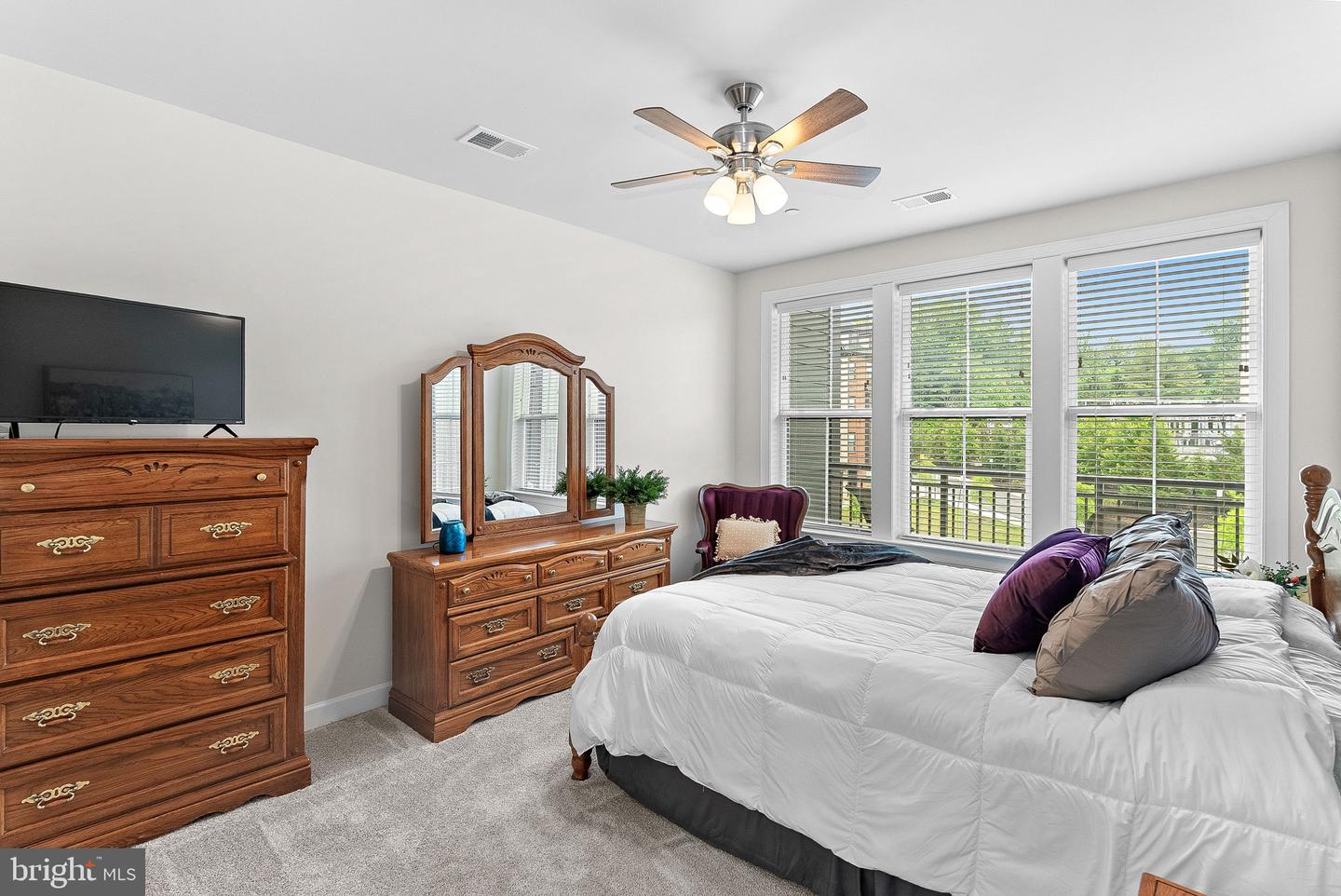3927 FAIR RIDGE DR #305, FAIRFAX, Virginia 22033, 2 Bedrooms Bedrooms, ,2 BathroomsBathrooms,Residential,For sale,3927 FAIR RIDGE DR #305,VAFX2238866 MLS # VAFX2238866