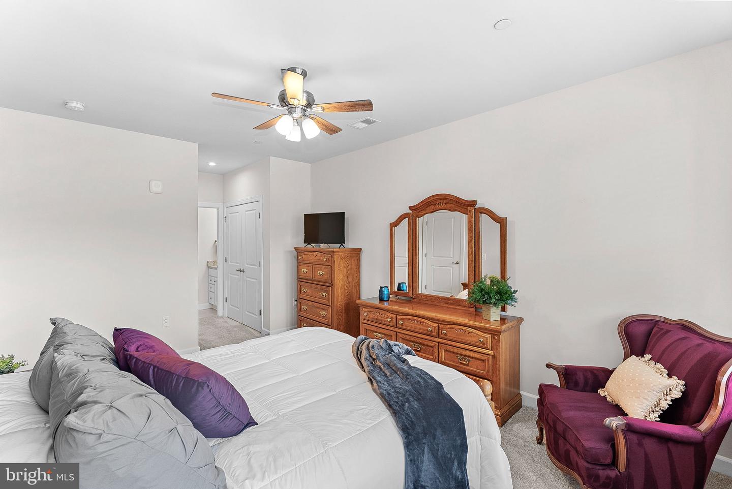 3927 FAIR RIDGE DR #305, FAIRFAX, Virginia 22033, 2 Bedrooms Bedrooms, ,2 BathroomsBathrooms,Residential,For sale,3927 FAIR RIDGE DR #305,VAFX2238866 MLS # VAFX2238866