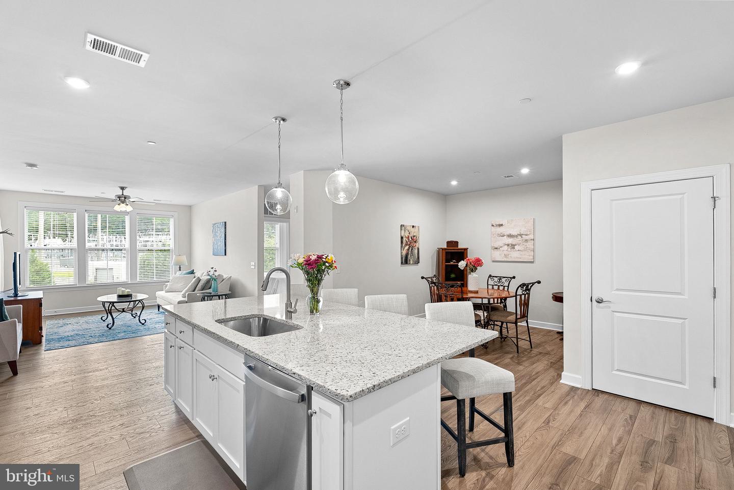 3927 FAIR RIDGE DR #305, FAIRFAX, Virginia 22033, 2 Bedrooms Bedrooms, ,2 BathroomsBathrooms,Residential,For sale,3927 FAIR RIDGE DR #305,VAFX2238866 MLS # VAFX2238866