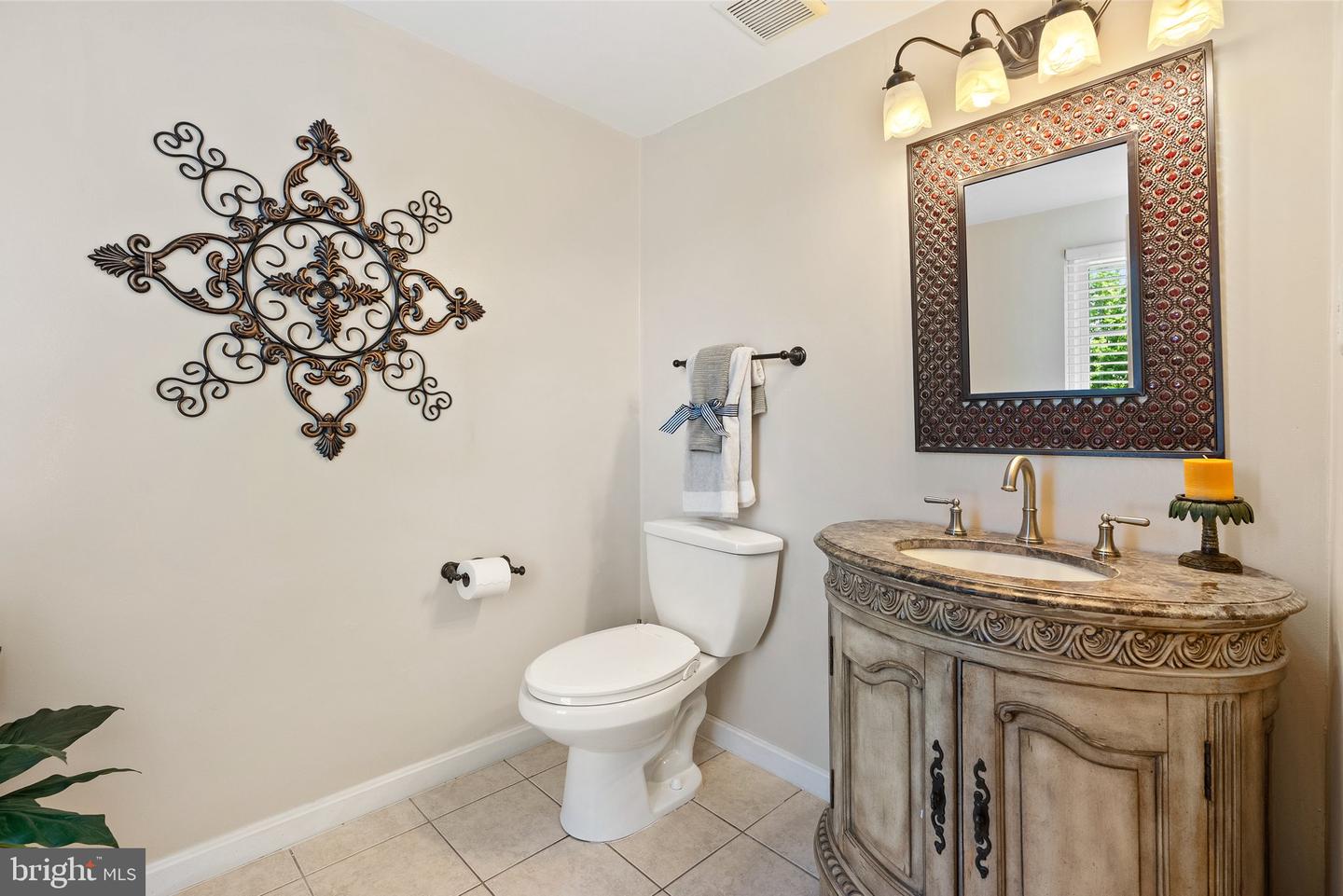 514 CARDINAL GLEN CIR, STERLING, Virginia 20164, 4 Bedrooms Bedrooms, ,3 BathroomsBathrooms,Residential,For sale,514 CARDINAL GLEN CIR,VALO2095674 MLS # VALO2095674