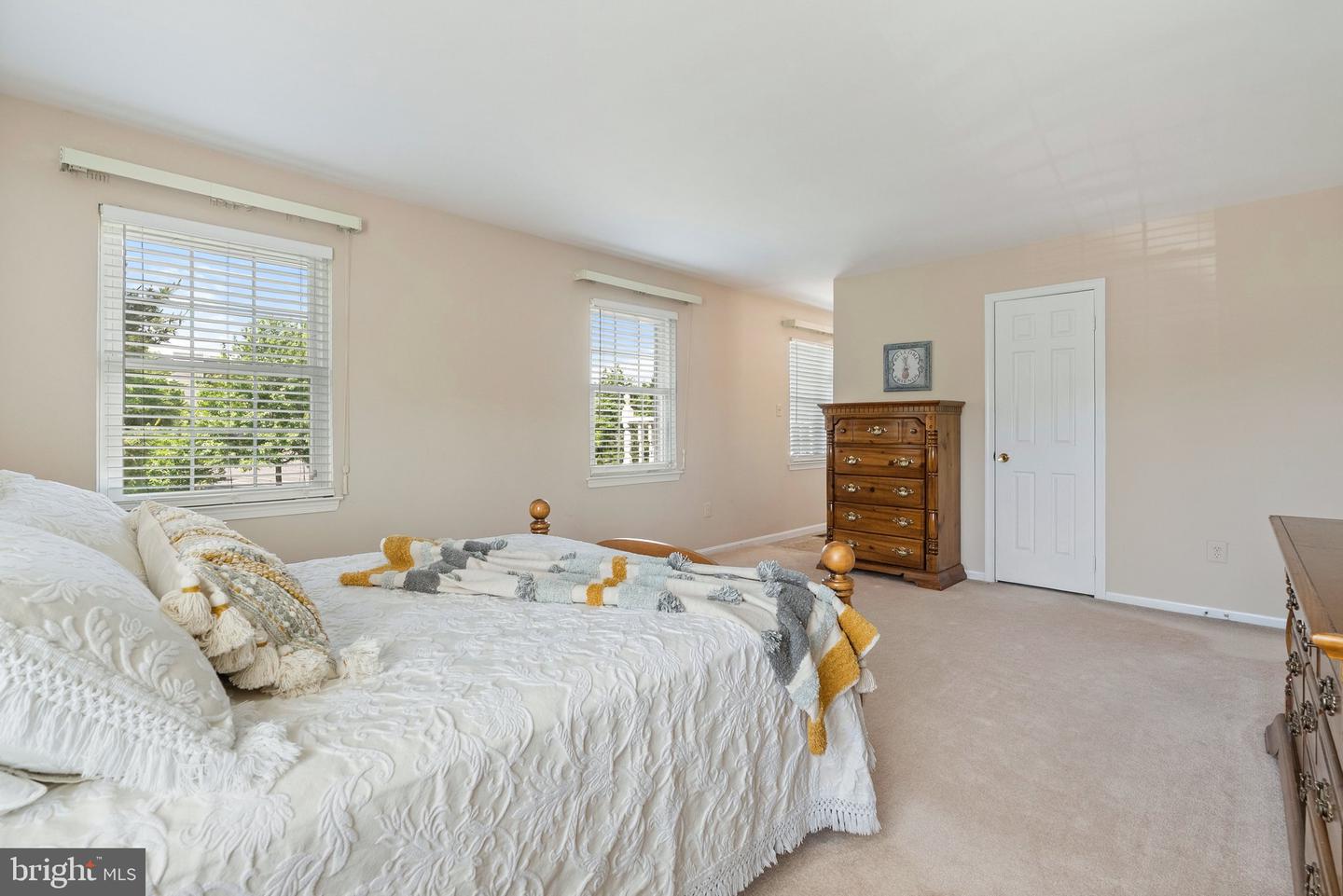 514 CARDINAL GLEN CIR, STERLING, Virginia 20164, 4 Bedrooms Bedrooms, ,3 BathroomsBathrooms,Residential,For sale,514 CARDINAL GLEN CIR,VALO2095674 MLS # VALO2095674