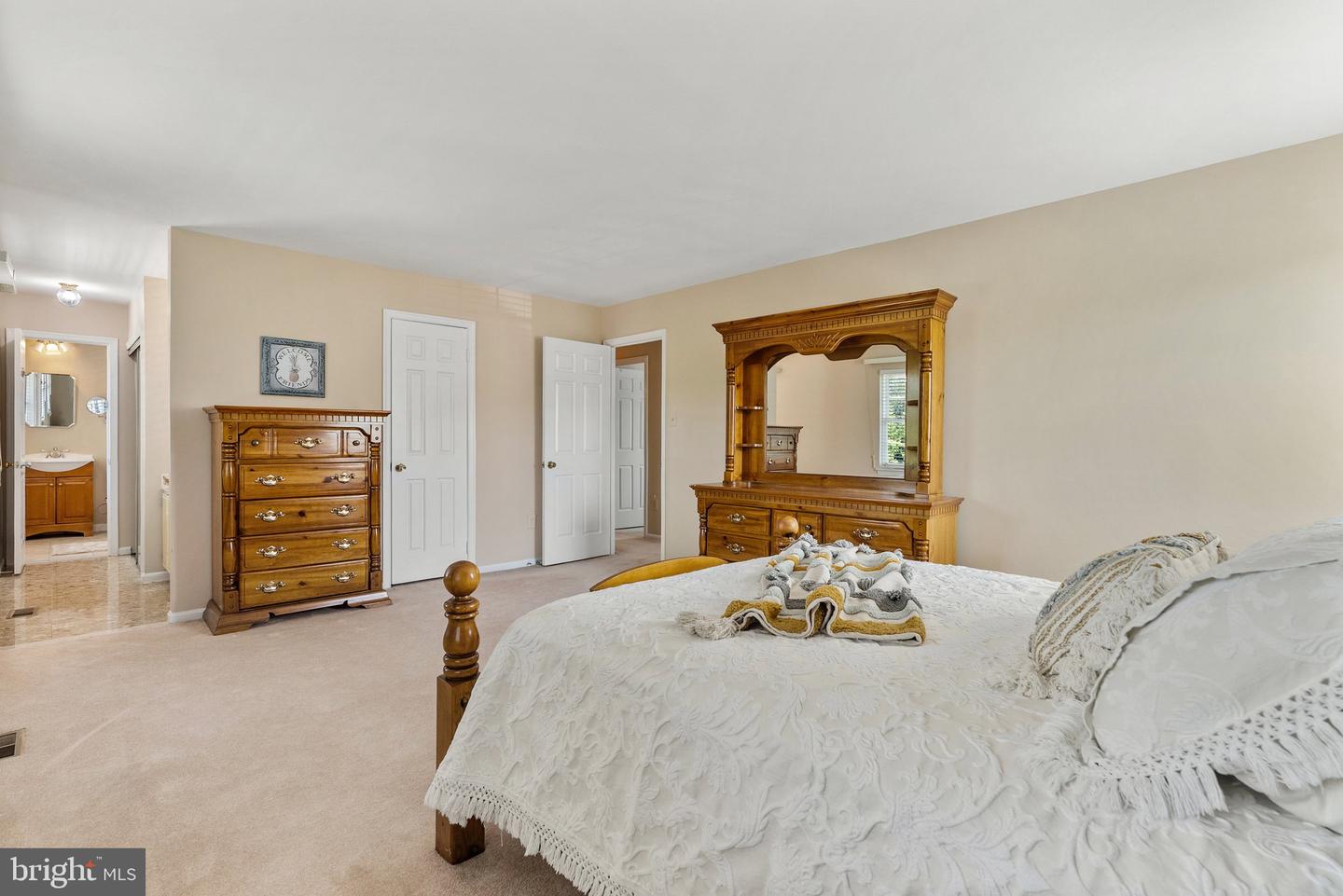 514 CARDINAL GLEN CIR, STERLING, Virginia 20164, 4 Bedrooms Bedrooms, ,3 BathroomsBathrooms,Residential,For sale,514 CARDINAL GLEN CIR,VALO2095674 MLS # VALO2095674