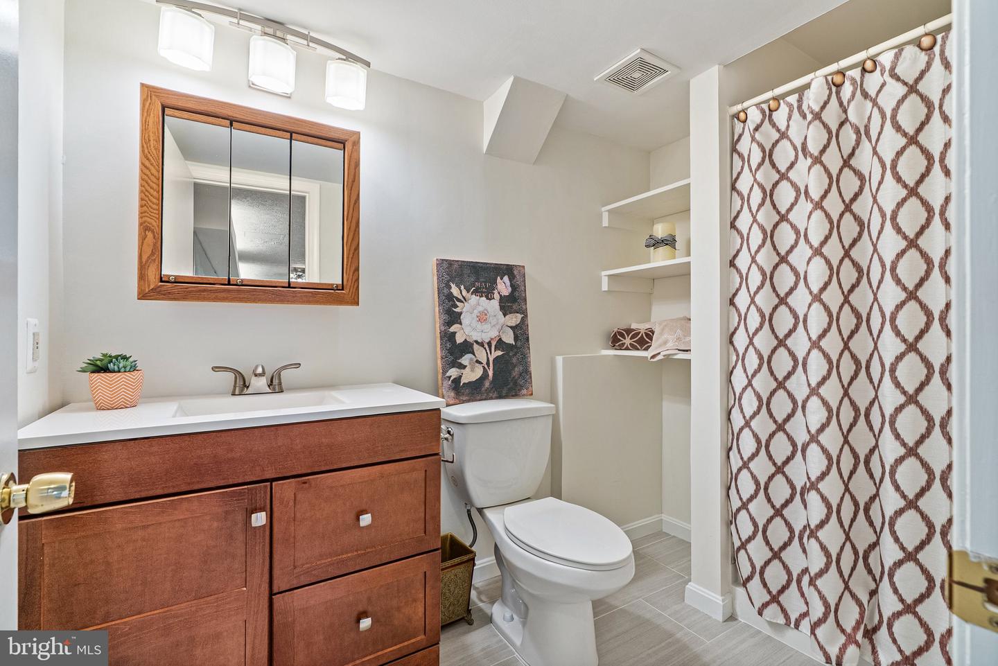 514 CARDINAL GLEN CIR, STERLING, Virginia 20164, 4 Bedrooms Bedrooms, ,3 BathroomsBathrooms,Residential,For sale,514 CARDINAL GLEN CIR,VALO2095674 MLS # VALO2095674