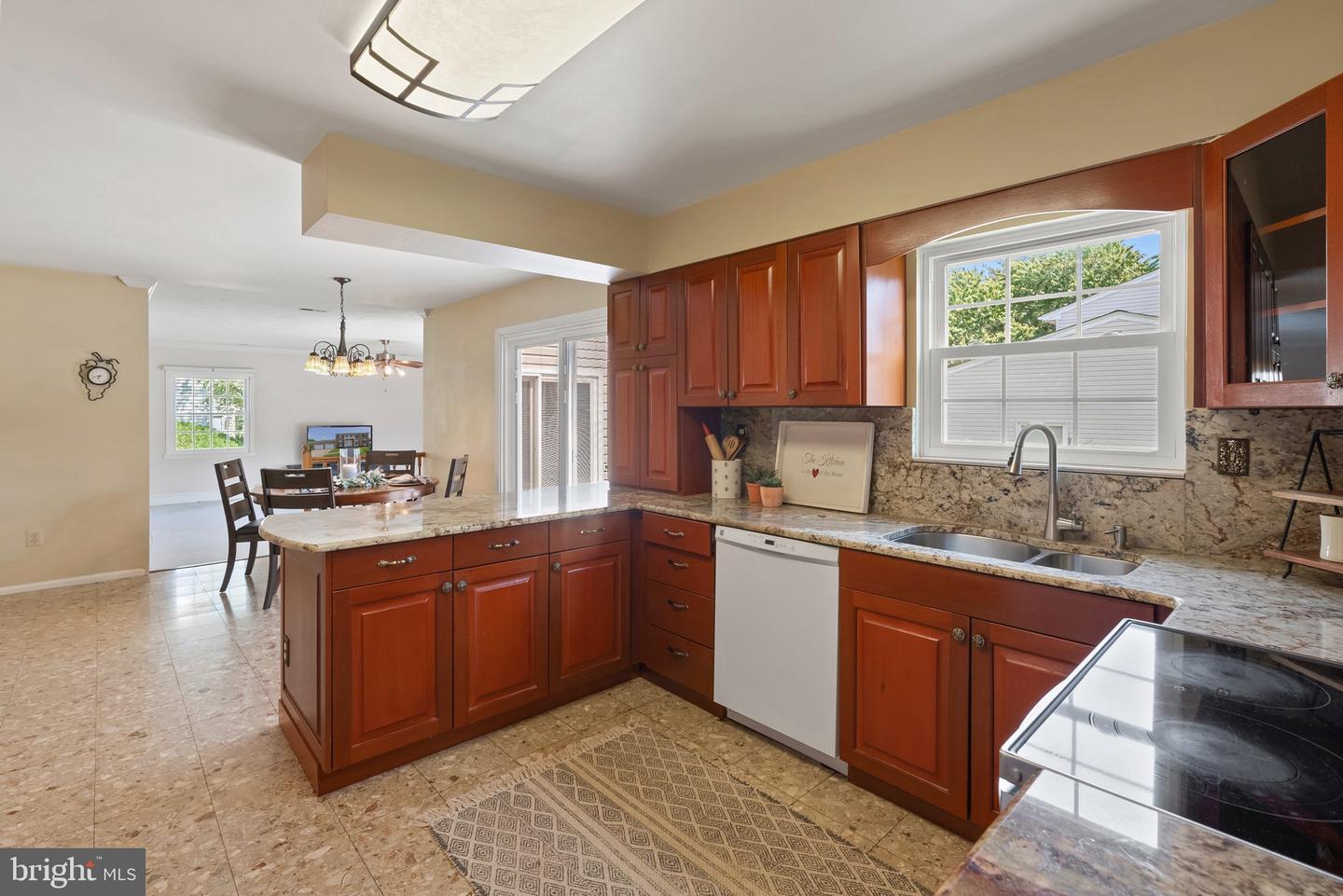 514 CARDINAL GLEN CIR, STERLING, Virginia 20164, 4 Bedrooms Bedrooms, ,3 BathroomsBathrooms,Residential,For sale,514 CARDINAL GLEN CIR,VALO2095674 MLS # VALO2095674