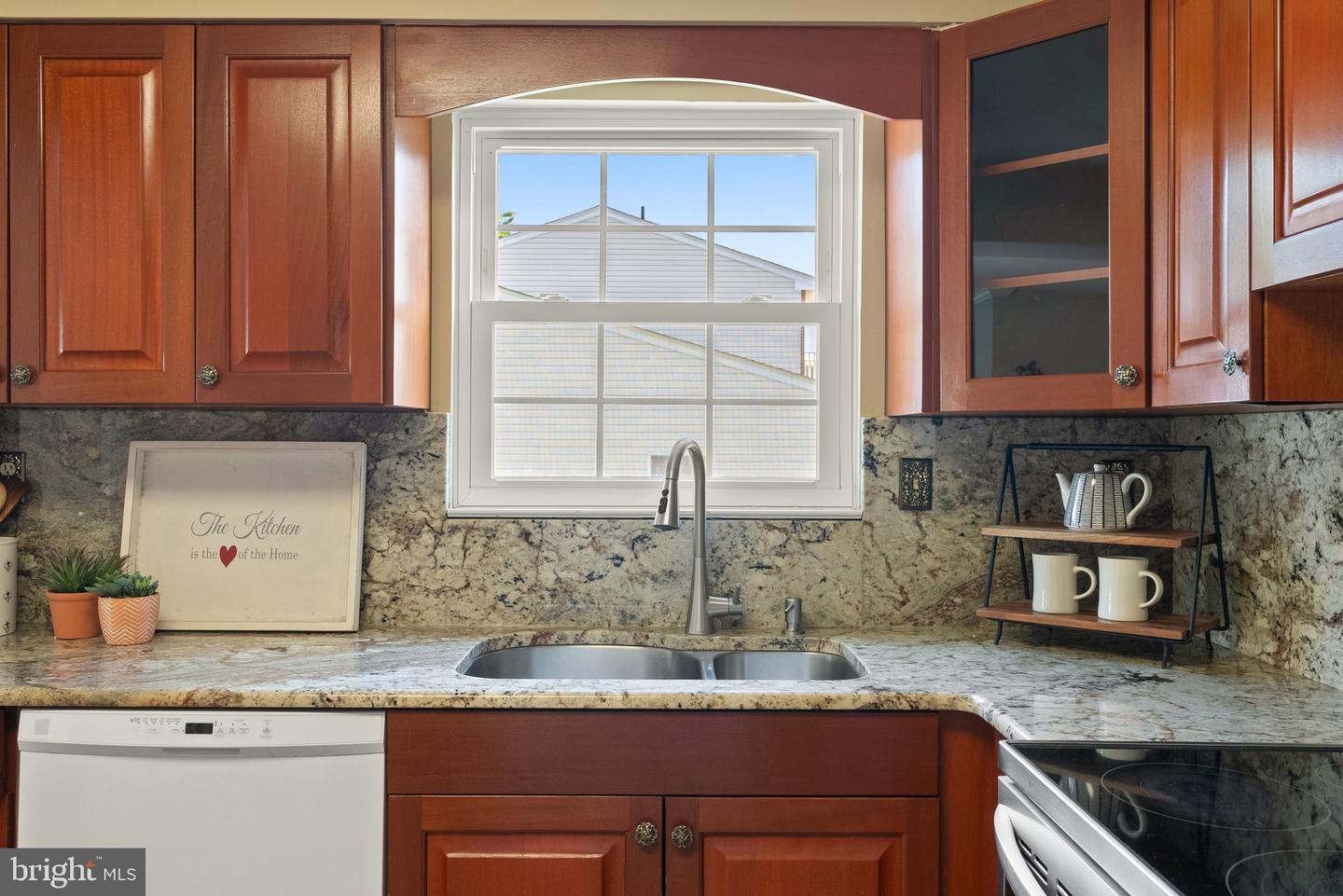 514 CARDINAL GLEN CIR, STERLING, Virginia 20164, 4 Bedrooms Bedrooms, ,3 BathroomsBathrooms,Residential,For sale,514 CARDINAL GLEN CIR,VALO2095674 MLS # VALO2095674
