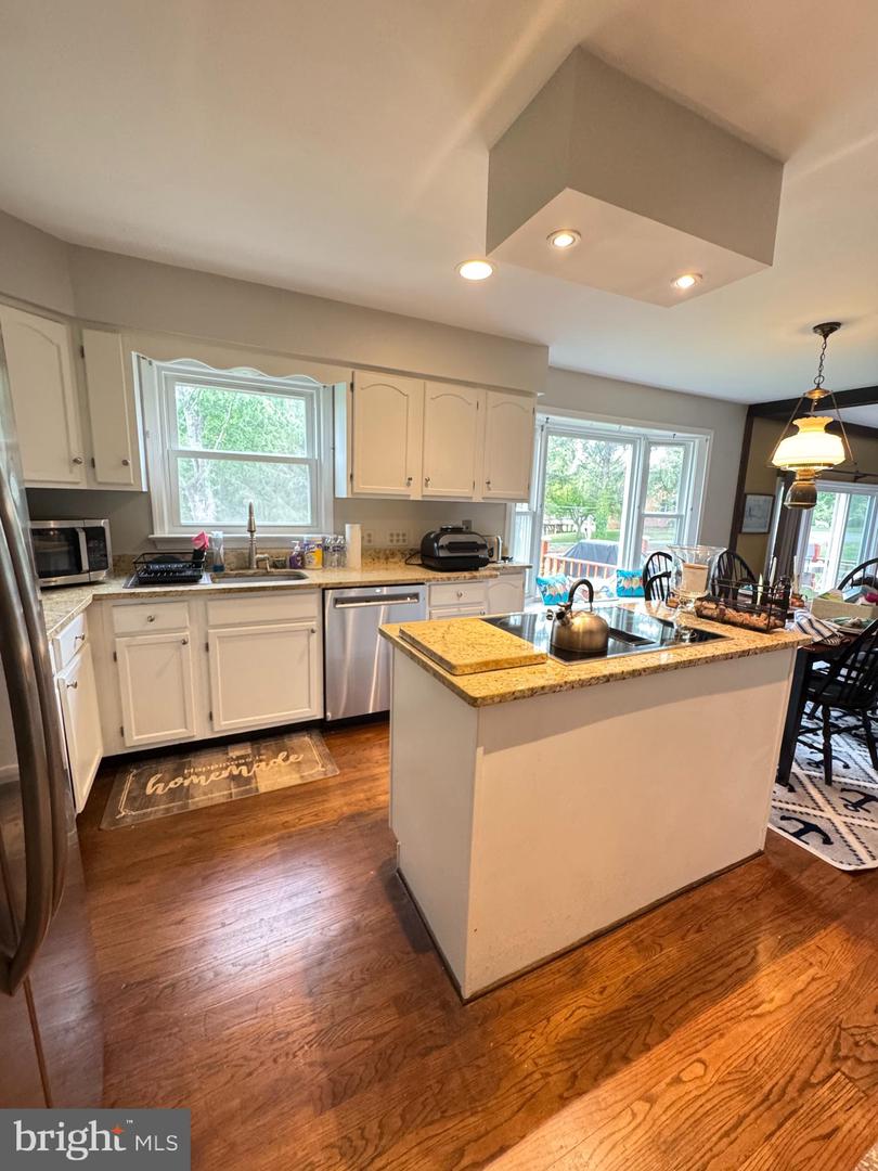 7880 SIR TOPAS DR, WARRENTON, Virginia 20186, 4 Bedrooms Bedrooms, ,2 BathroomsBathrooms,Residential,For sale,7880 SIR TOPAS DR,VAFQ2016524 MLS # VAFQ2016524