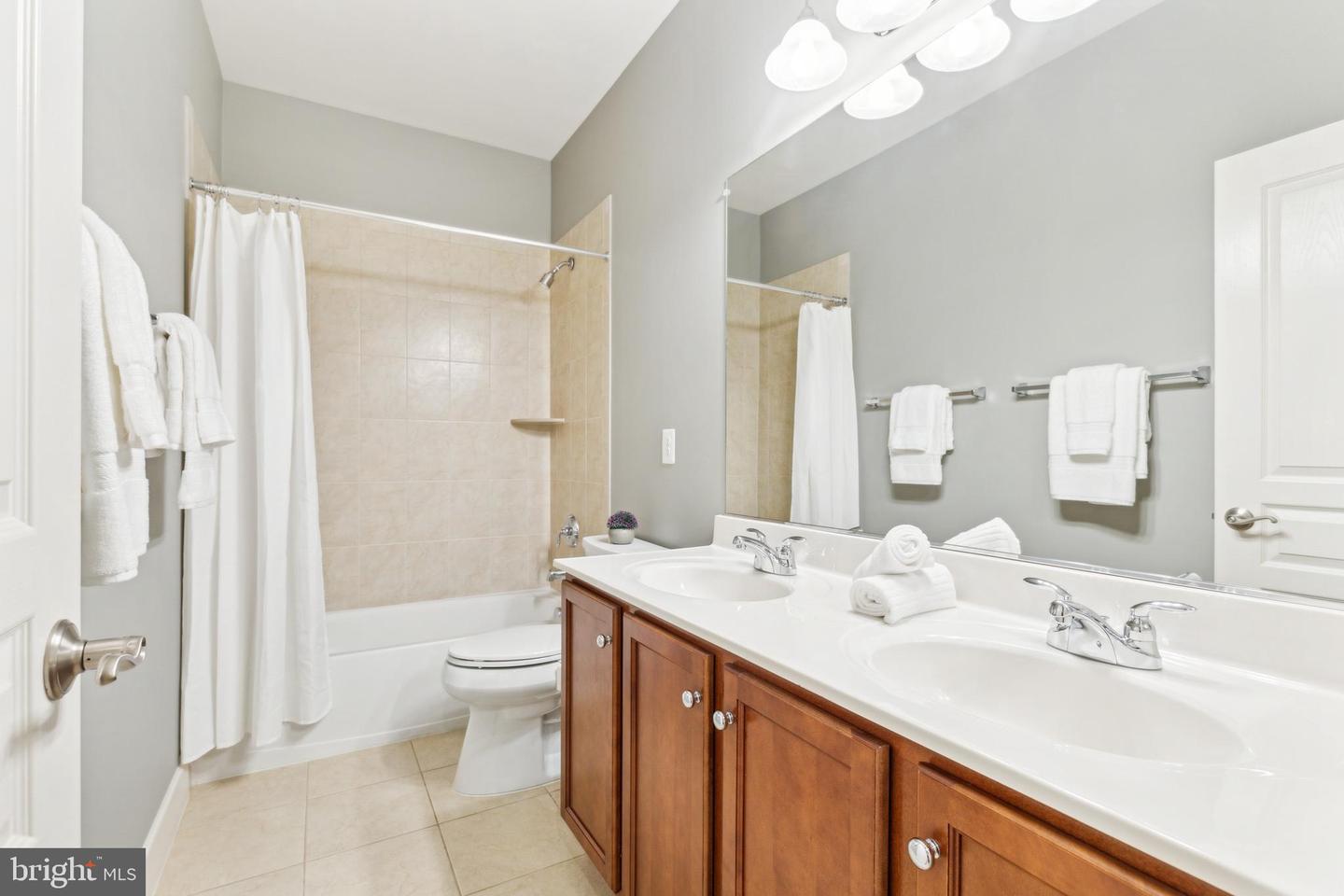 40999 WAXWING DR, LEESBURG, Virginia 20175, 5 Bedrooms Bedrooms, ,5 BathroomsBathrooms,Residential,For sale,40999 WAXWING DR,VALO2095776 MLS # VALO2095776