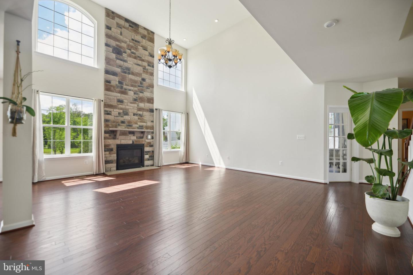 15888 AERIAL VIEW RD, WOODBRIDGE, Virginia 22193, 5 Bedrooms Bedrooms, ,4 BathroomsBathrooms,Residential,For sale,15888 AERIAL VIEW RD,VAPW2094398 MLS # VAPW2094398