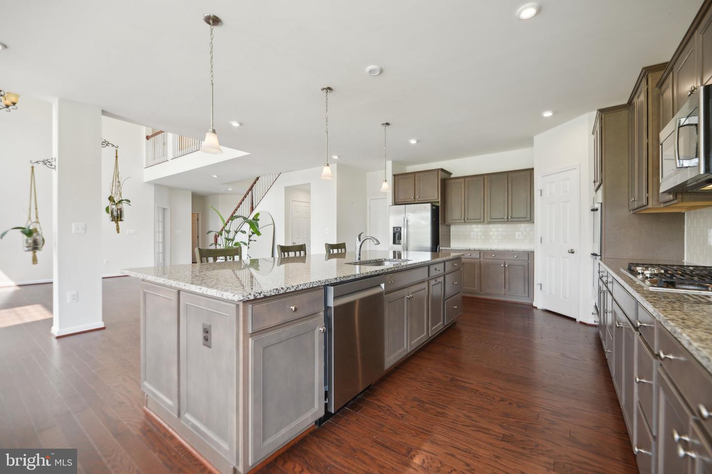 15888 AERIAL VIEW RD, WOODBRIDGE, Virginia 22193, 5 Bedrooms Bedrooms, ,4 BathroomsBathrooms,Residential,For sale,15888 AERIAL VIEW RD,VAPW2094398 MLS # VAPW2094398