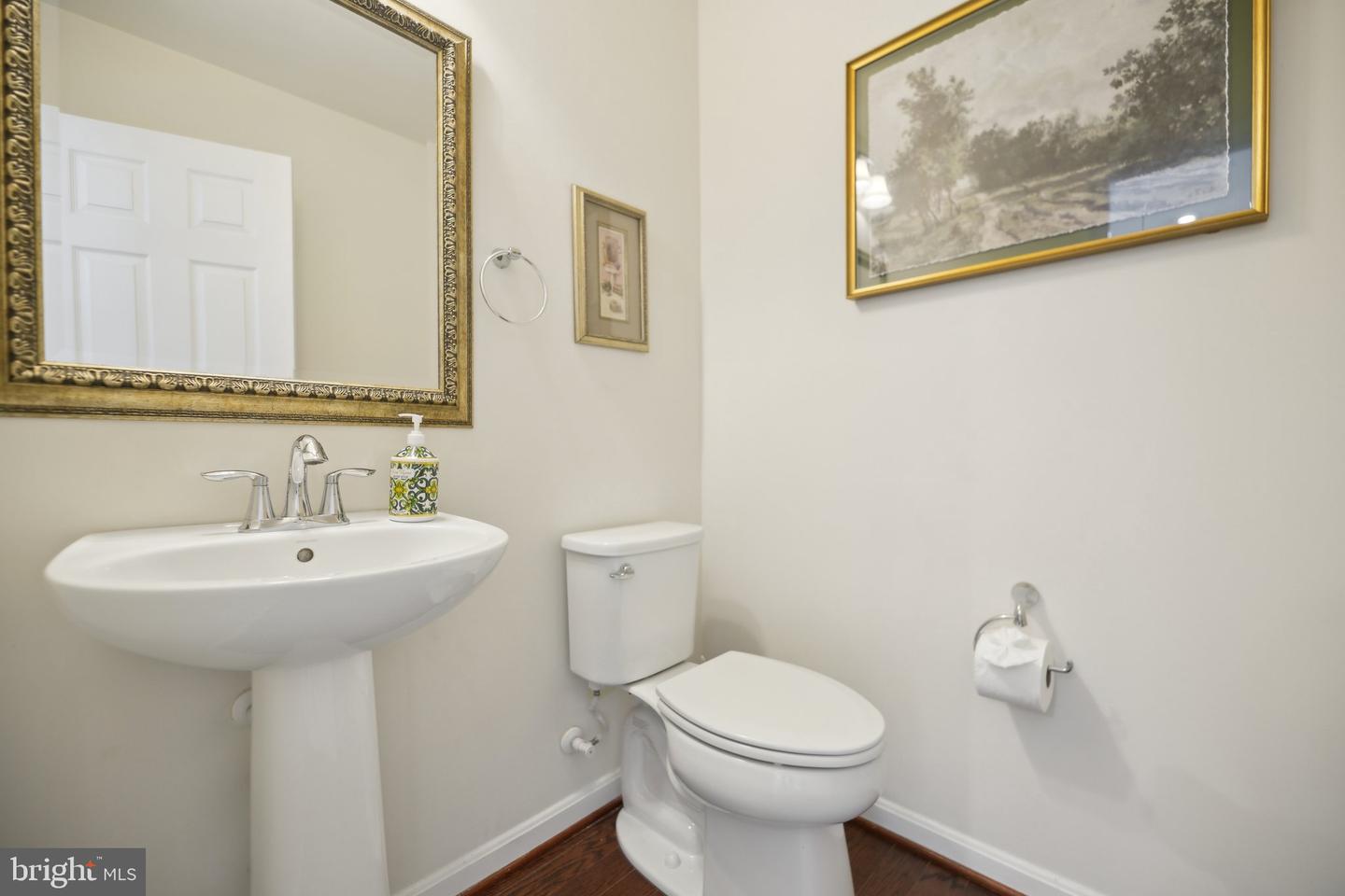 15888 AERIAL VIEW RD, WOODBRIDGE, Virginia 22193, 5 Bedrooms Bedrooms, ,4 BathroomsBathrooms,Residential,For sale,15888 AERIAL VIEW RD,VAPW2094398 MLS # VAPW2094398