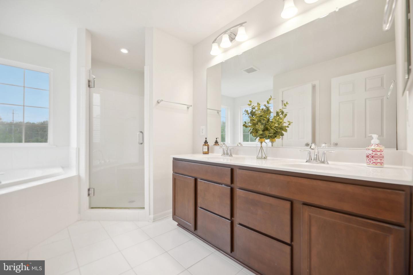 15888 AERIAL VIEW RD, WOODBRIDGE, Virginia 22193, 5 Bedrooms Bedrooms, ,4 BathroomsBathrooms,Residential,For sale,15888 AERIAL VIEW RD,VAPW2094398 MLS # VAPW2094398