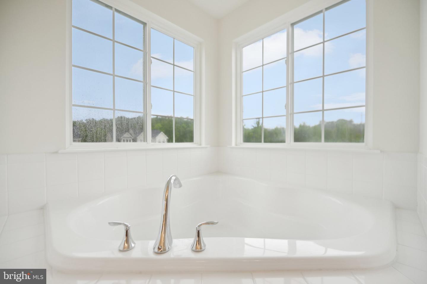 15888 AERIAL VIEW RD, WOODBRIDGE, Virginia 22193, 5 Bedrooms Bedrooms, ,4 BathroomsBathrooms,Residential,For sale,15888 AERIAL VIEW RD,VAPW2094398 MLS # VAPW2094398