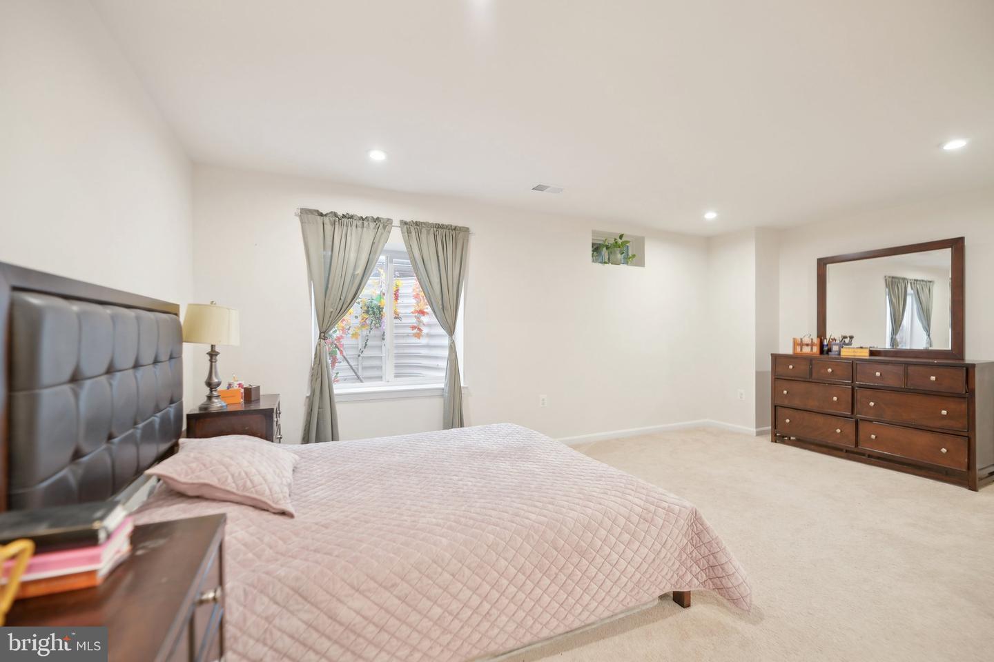 15888 AERIAL VIEW RD, WOODBRIDGE, Virginia 22193, 5 Bedrooms Bedrooms, ,4 BathroomsBathrooms,Residential,For sale,15888 AERIAL VIEW RD,VAPW2094398 MLS # VAPW2094398