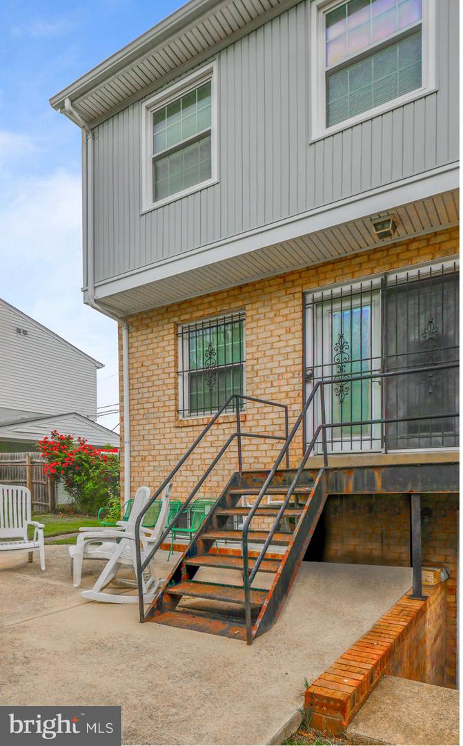 814 GERANIUM ST NW, WASHINGTON, District Of Columbia 20012, 3 Bedrooms Bedrooms, ,2 BathroomsBathrooms,Residential,For sale,814 GERANIUM ST NW,DCDC2199936 MLS # DCDC2199936
