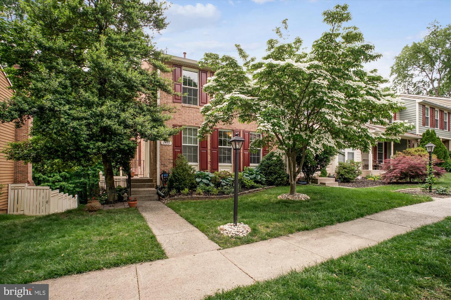 1559 AUTUMN RIDGE CIR, RESTON, Virginia 20194, 2 Bedrooms Bedrooms, ,3 BathroomsBathrooms,Residential,For sale,1559 AUTUMN RIDGE CIR,VAFX2239950 MLS # VAFX2239950