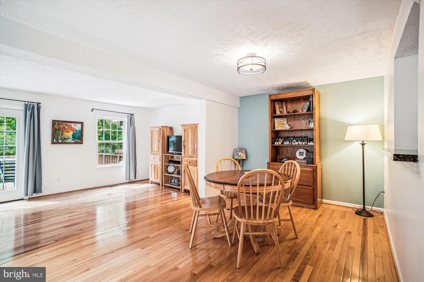 1559 AUTUMN RIDGE CIR, RESTON, Virginia 20194, 2 Bedrooms Bedrooms, ,3 BathroomsBathrooms,Residential,For sale,1559 AUTUMN RIDGE CIR,VAFX2239950 MLS # VAFX2239950