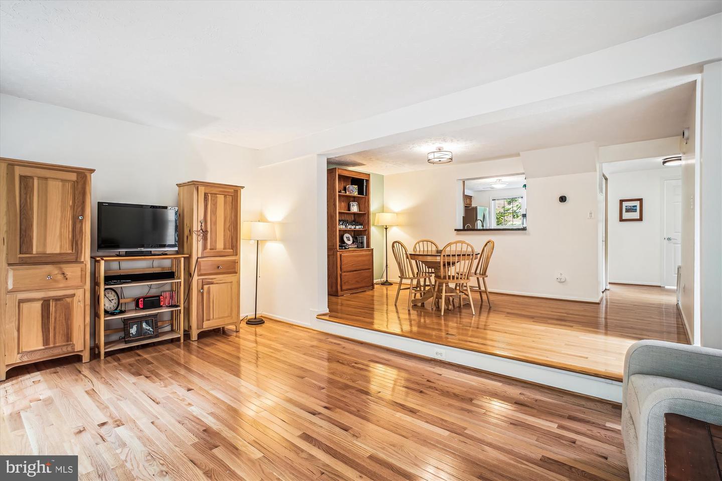 1559 AUTUMN RIDGE CIR, RESTON, Virginia 20194, 2 Bedrooms Bedrooms, ,3 BathroomsBathrooms,Residential,For sale,1559 AUTUMN RIDGE CIR,VAFX2239950 MLS # VAFX2239950