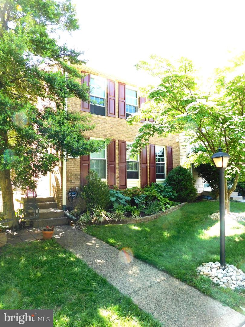 1559 AUTUMN RIDGE CIR, RESTON, Virginia 20194, 2 Bedrooms Bedrooms, ,3 BathroomsBathrooms,Residential,For sale,1559 AUTUMN RIDGE CIR,VAFX2239950 MLS # VAFX2239950