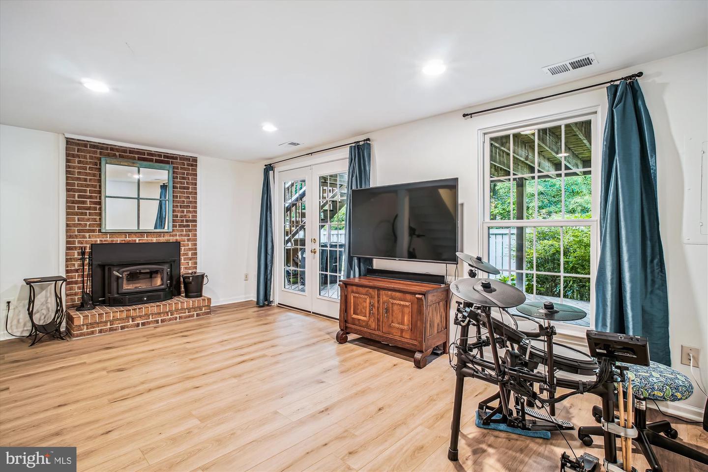 1559 AUTUMN RIDGE CIR, RESTON, Virginia 20194, 2 Bedrooms Bedrooms, ,3 BathroomsBathrooms,Residential,For sale,1559 AUTUMN RIDGE CIR,VAFX2239950 MLS # VAFX2239950