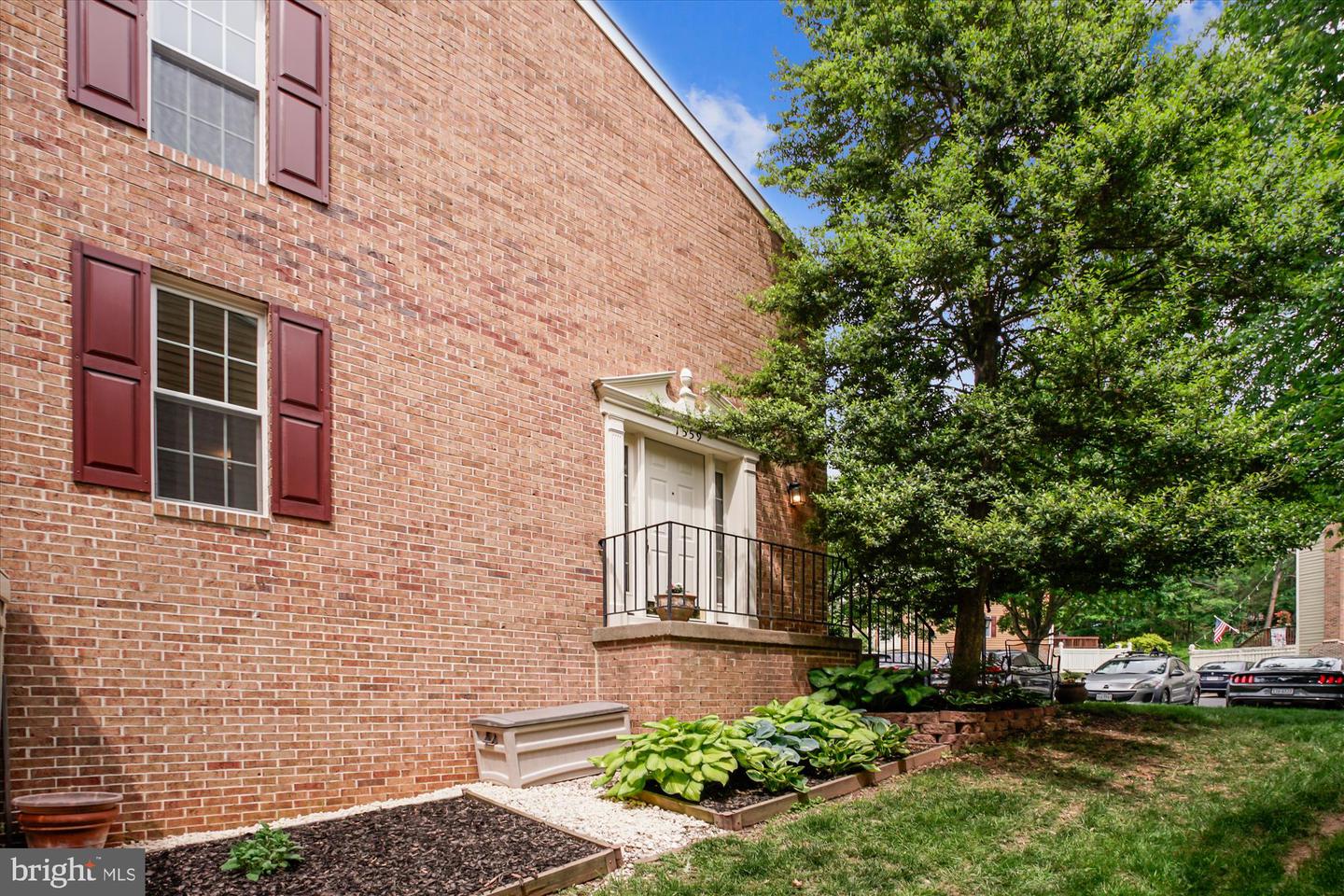 1559 AUTUMN RIDGE CIR, RESTON, Virginia 20194, 2 Bedrooms Bedrooms, ,3 BathroomsBathrooms,Residential,For sale,1559 AUTUMN RIDGE CIR,VAFX2239950 MLS # VAFX2239950