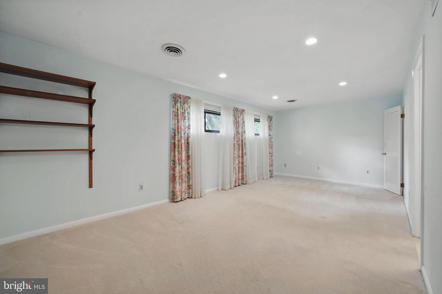 10419 DARBY ST, FAIRFAX, Virginia 22030, 4 Bedrooms Bedrooms, 10 Rooms Rooms,2 BathroomsBathrooms,Residential,For sale,10419 DARBY ST,VAFC2006294 MLS # VAFC2006294