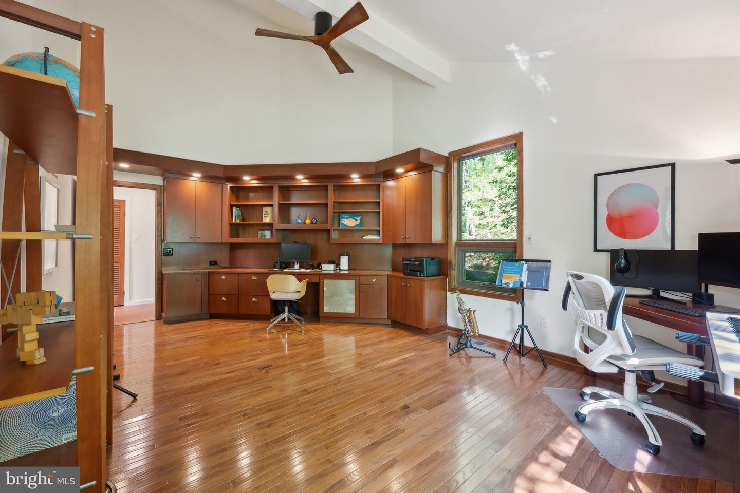 9700 BEACH MILL RD, GREAT FALLS, Virginia 22066, 4 Bedrooms Bedrooms, ,3 BathroomsBathrooms,Residential,For sale,9700 BEACH MILL RD,VAFX2239760 MLS # VAFX2239760