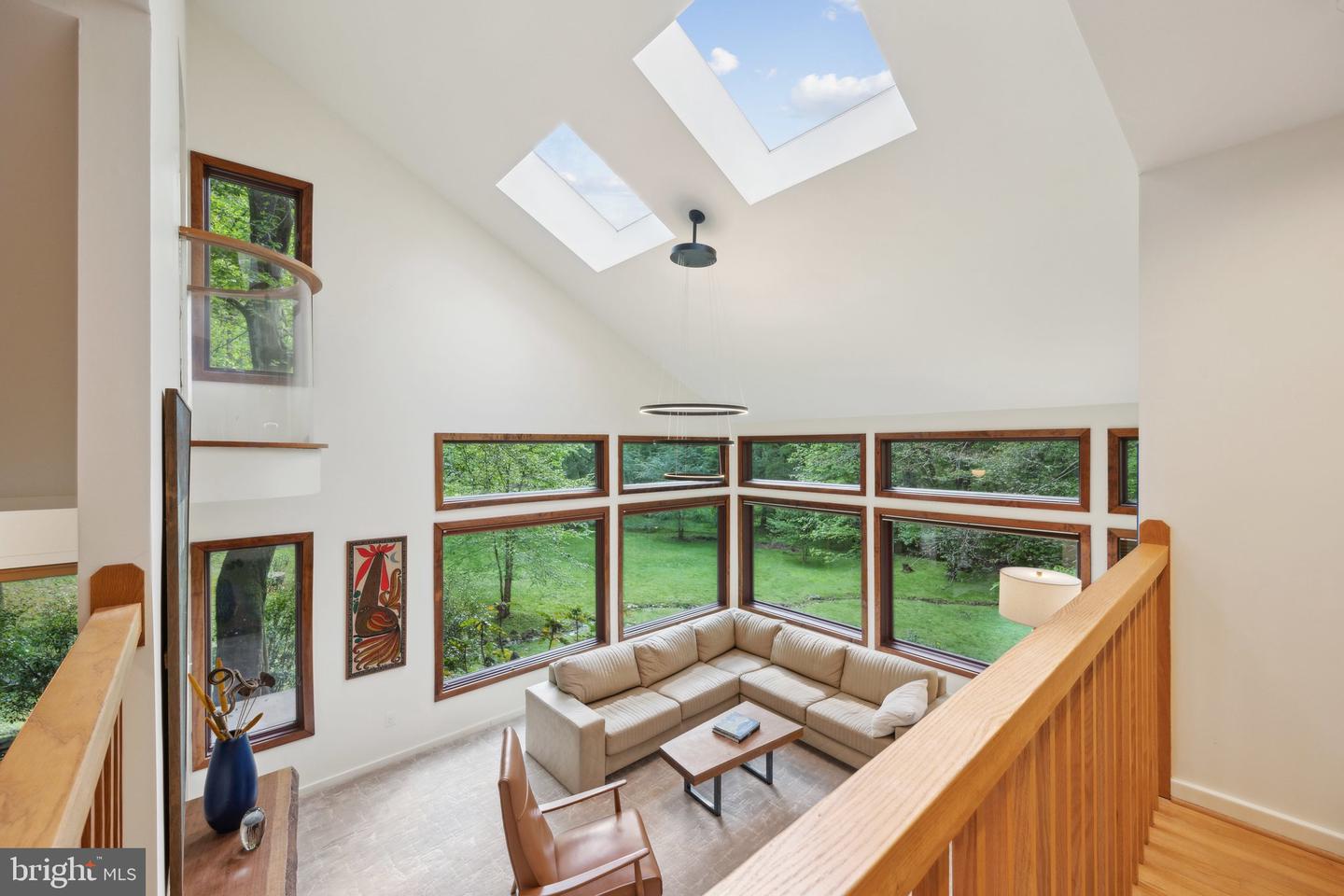 9700 BEACH MILL RD, GREAT FALLS, Virginia 22066, 4 Bedrooms Bedrooms, ,3 BathroomsBathrooms,Residential,For sale,9700 BEACH MILL RD,VAFX2239760 MLS # VAFX2239760