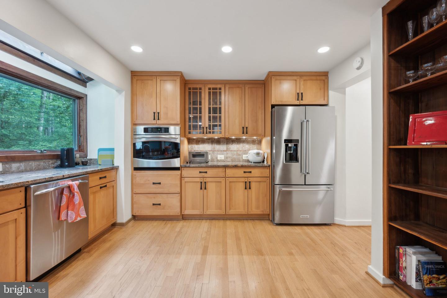 9700 BEACH MILL RD, GREAT FALLS, Virginia 22066, 4 Bedrooms Bedrooms, ,3 BathroomsBathrooms,Residential,For sale,9700 BEACH MILL RD,VAFX2239760 MLS # VAFX2239760