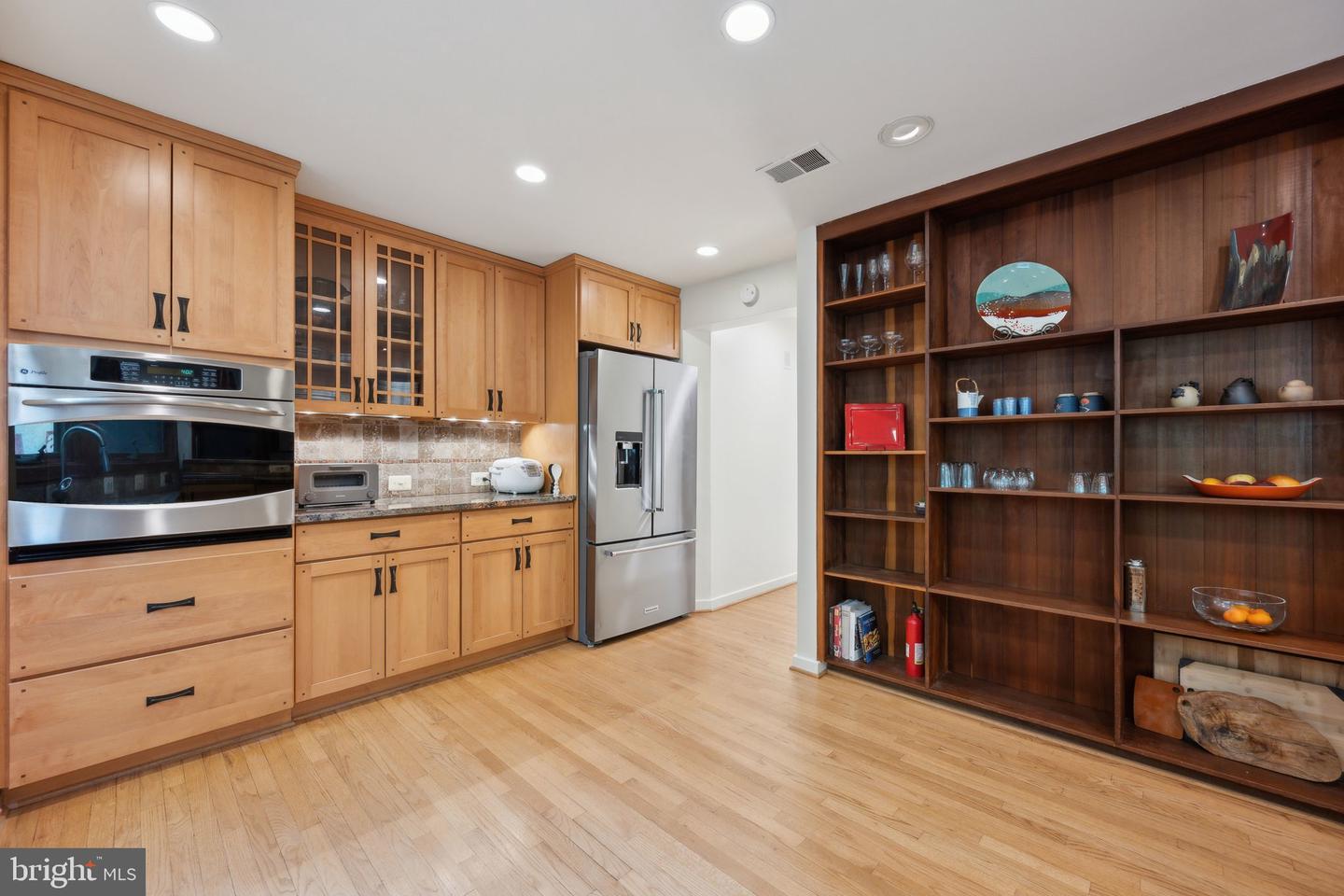 9700 BEACH MILL RD, GREAT FALLS, Virginia 22066, 4 Bedrooms Bedrooms, ,3 BathroomsBathrooms,Residential,For sale,9700 BEACH MILL RD,VAFX2239760 MLS # VAFX2239760