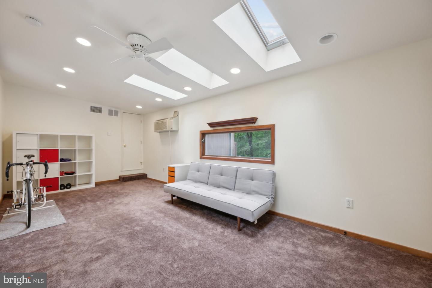 9700 BEACH MILL RD, GREAT FALLS, Virginia 22066, 4 Bedrooms Bedrooms, ,3 BathroomsBathrooms,Residential,For sale,9700 BEACH MILL RD,VAFX2239760 MLS # VAFX2239760
