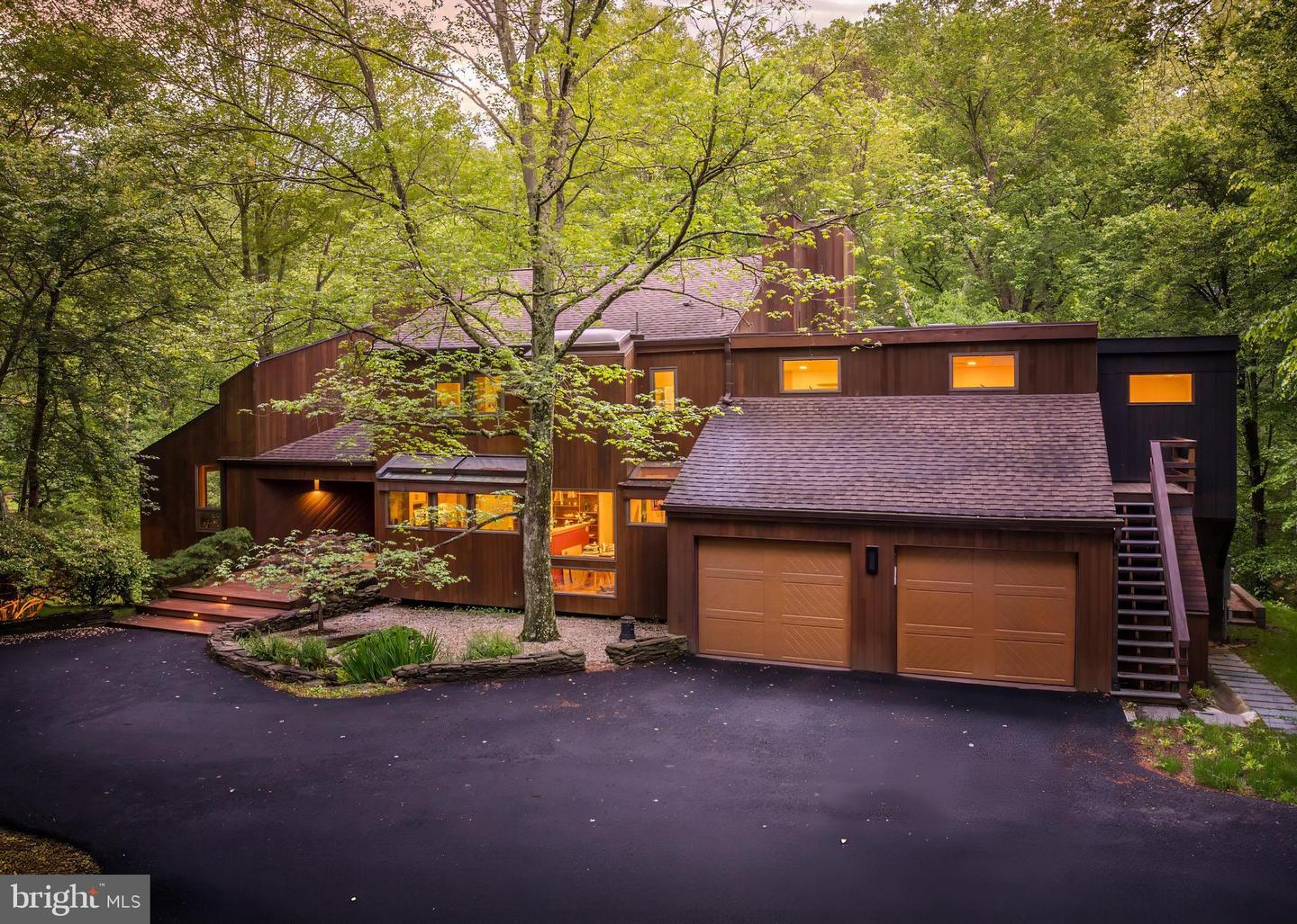 9700 BEACH MILL RD, GREAT FALLS, Virginia 22066, 4 Bedrooms Bedrooms, ,3 BathroomsBathrooms,Residential,For sale,9700 BEACH MILL RD,VAFX2239760 MLS # VAFX2239760