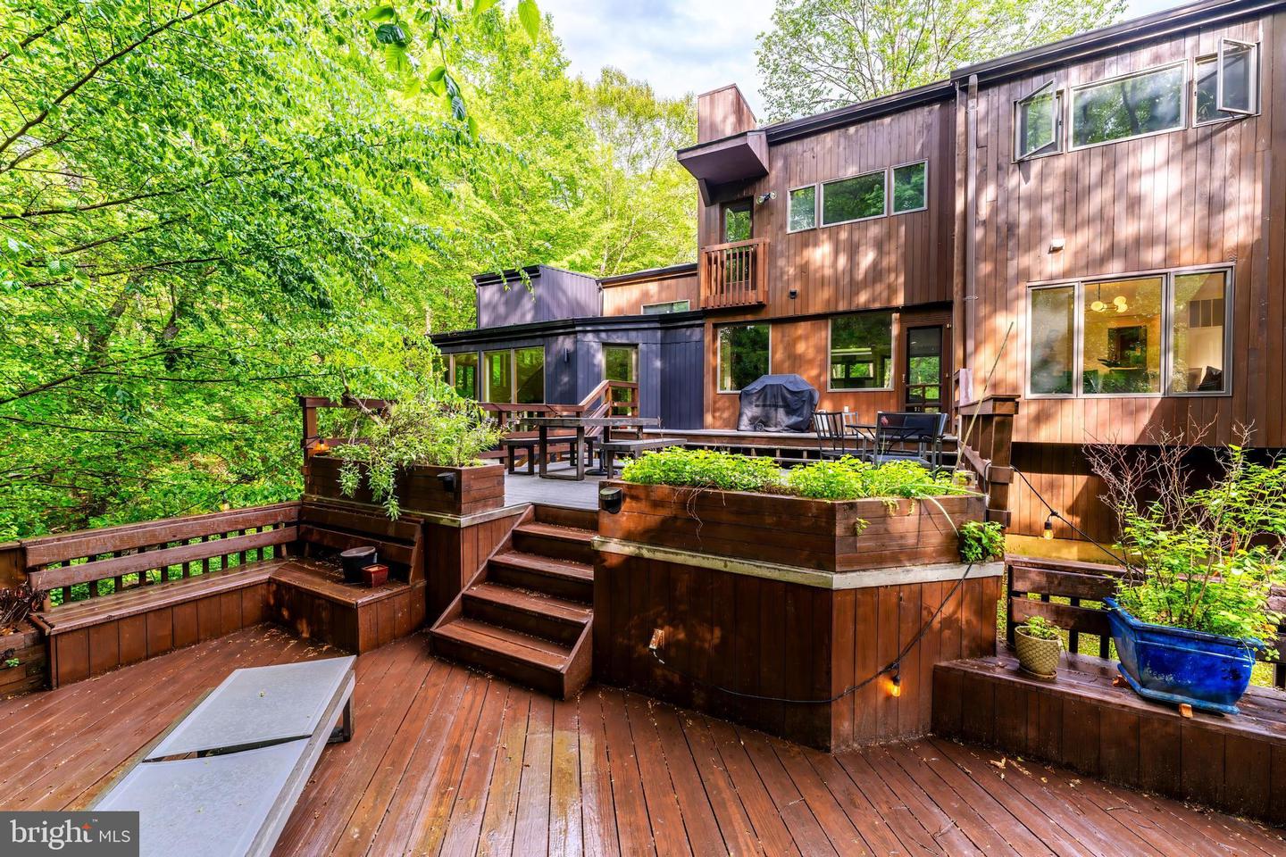 9700 BEACH MILL RD, GREAT FALLS, Virginia 22066, 4 Bedrooms Bedrooms, ,3 BathroomsBathrooms,Residential,For sale,9700 BEACH MILL RD,VAFX2239760 MLS # VAFX2239760