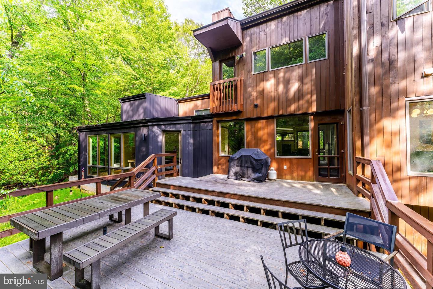 9700 BEACH MILL RD, GREAT FALLS, Virginia 22066, 4 Bedrooms Bedrooms, ,3 BathroomsBathrooms,Residential,For sale,9700 BEACH MILL RD,VAFX2239760 MLS # VAFX2239760