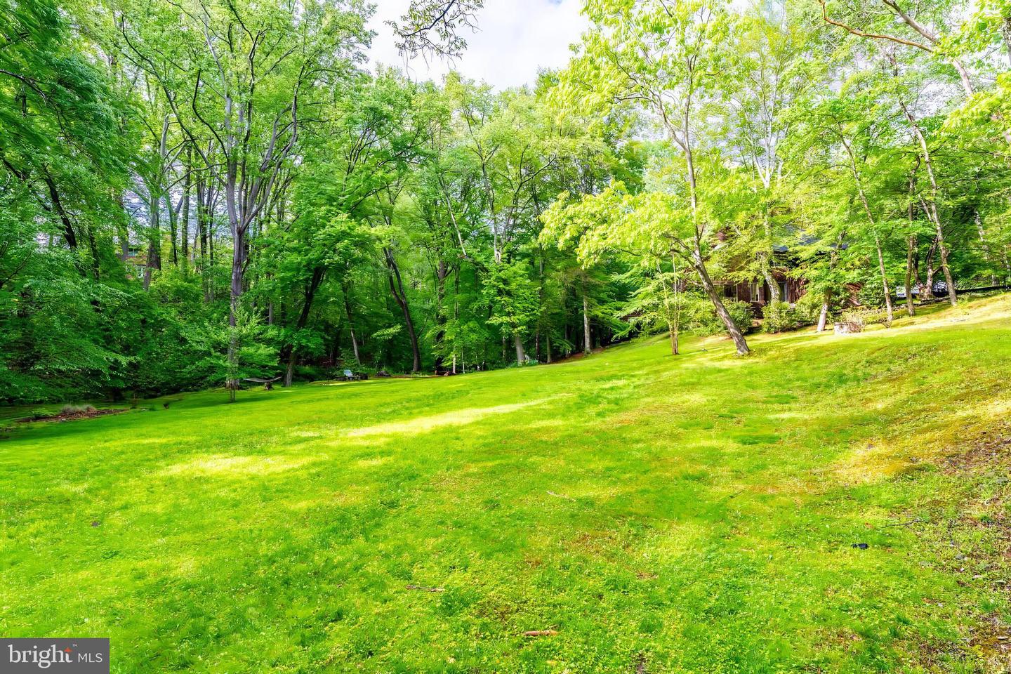 9700 BEACH MILL RD, GREAT FALLS, Virginia 22066, 4 Bedrooms Bedrooms, ,3 BathroomsBathrooms,Residential,For sale,9700 BEACH MILL RD,VAFX2239760 MLS # VAFX2239760