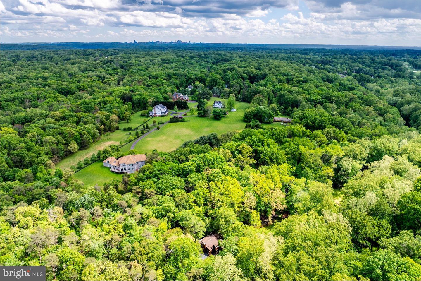 9700 BEACH MILL RD, GREAT FALLS, Virginia 22066, 4 Bedrooms Bedrooms, ,3 BathroomsBathrooms,Residential,For sale,9700 BEACH MILL RD,VAFX2239760 MLS # VAFX2239760