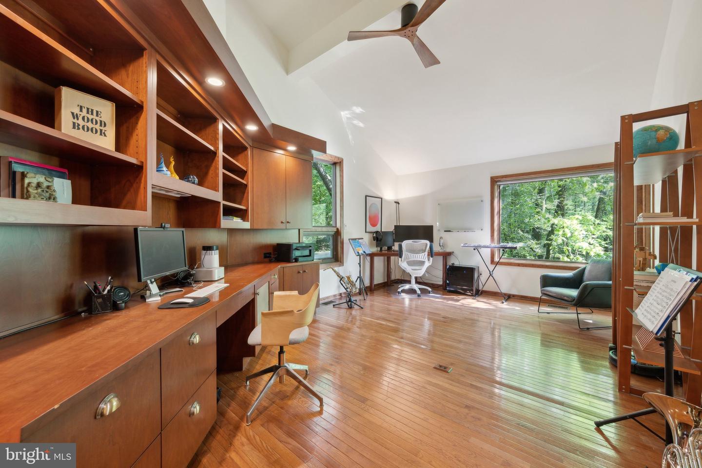 9700 BEACH MILL RD, GREAT FALLS, Virginia 22066, 4 Bedrooms Bedrooms, ,3 BathroomsBathrooms,Residential,For sale,9700 BEACH MILL RD,VAFX2239760 MLS # VAFX2239760