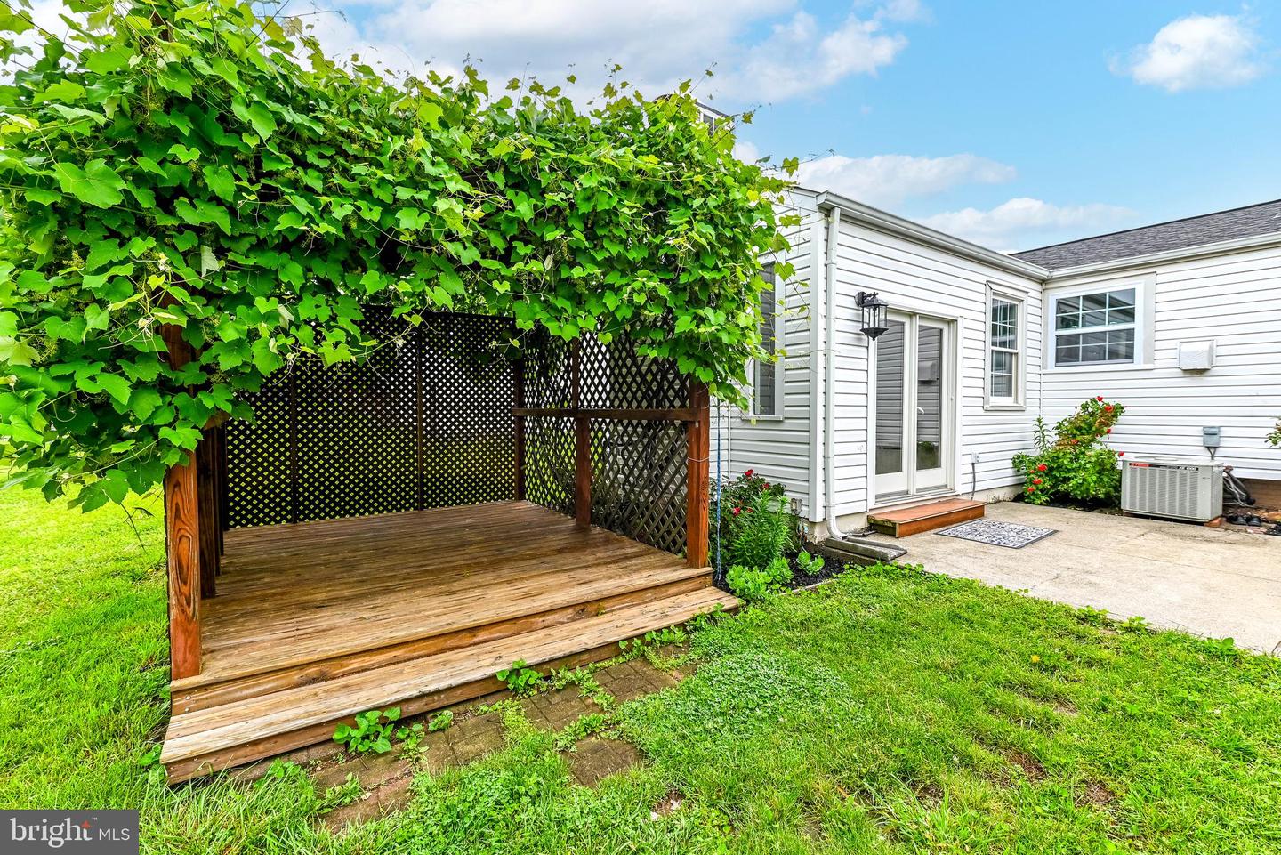 1308 E BEECH RD, STERLING, Virginia 20164, 5 Bedrooms Bedrooms, ,2 BathroomsBathrooms,Residential,For sale,1308 E BEECH RD,VALO2096080 MLS # VALO2096080