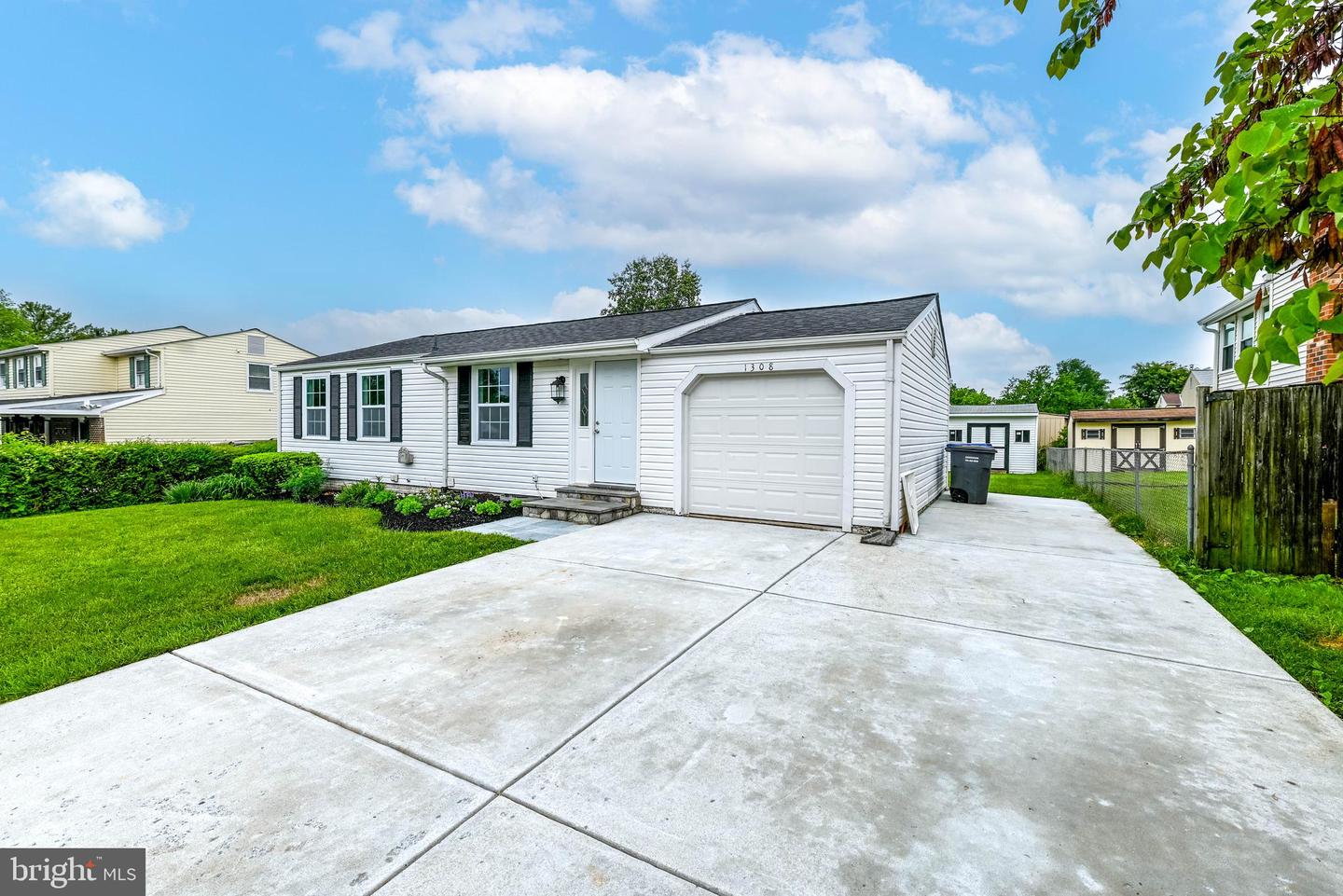 1308 E BEECH RD, STERLING, Virginia 20164, 5 Bedrooms Bedrooms, ,2 BathroomsBathrooms,Residential,For sale,1308 E BEECH RD,VALO2096080 MLS # VALO2096080