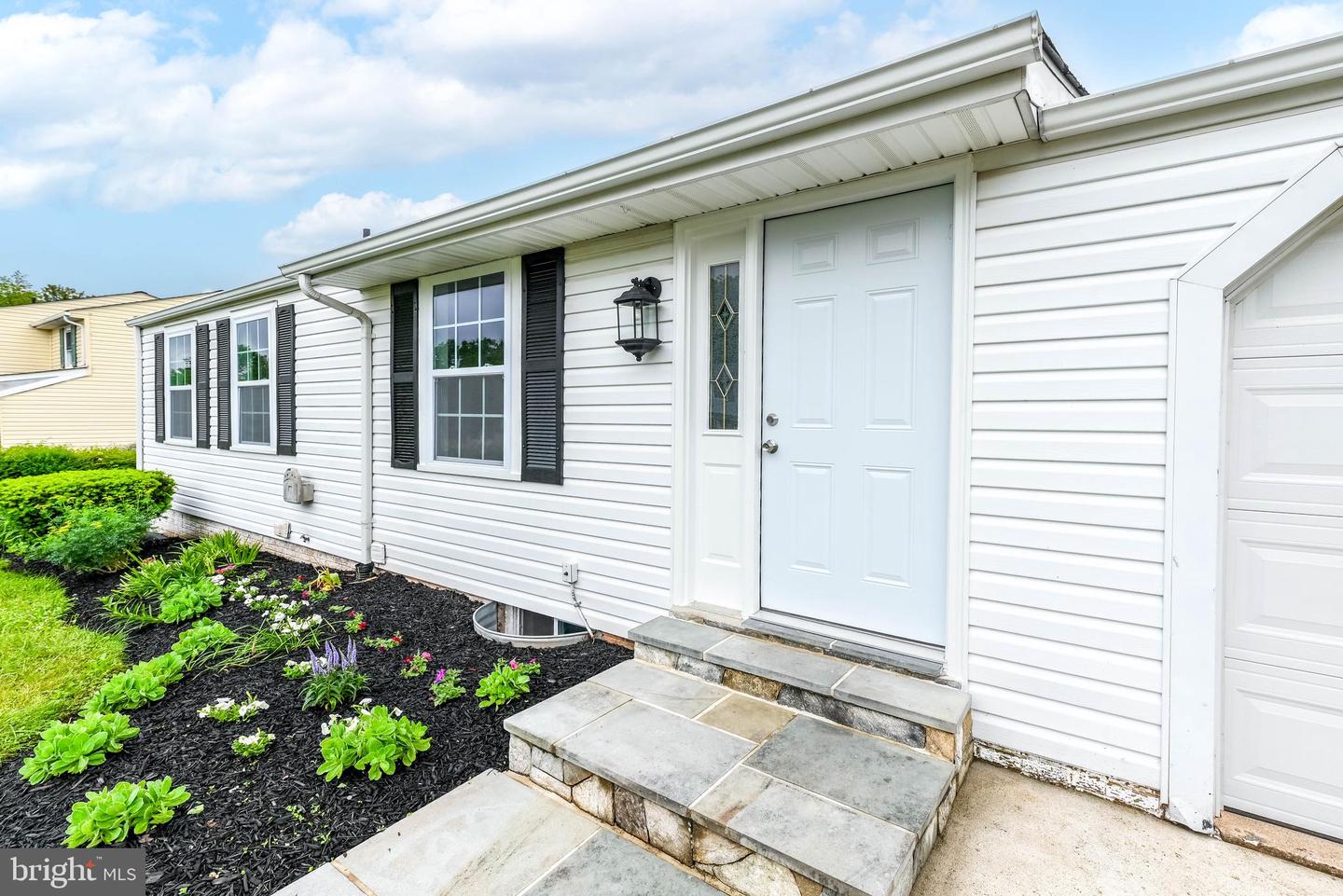 1308 E BEECH RD, STERLING, Virginia 20164, 5 Bedrooms Bedrooms, ,2 BathroomsBathrooms,Residential,For sale,1308 E BEECH RD,VALO2096080 MLS # VALO2096080