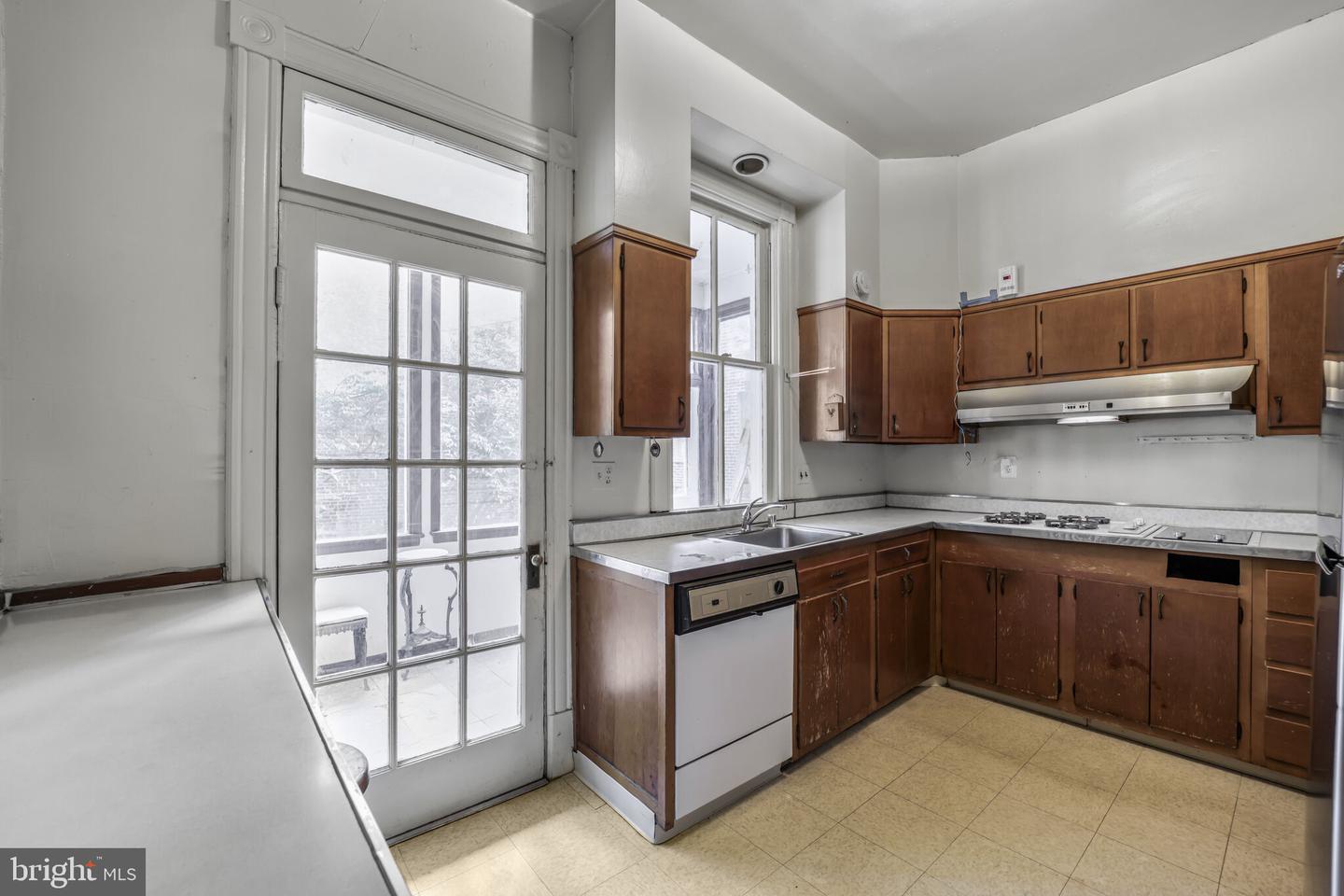 720 A ST SE, WASHINGTON, District Of Columbia 20003, 7 Bedrooms Bedrooms, ,4 BathroomsBathrooms,Residential,For sale,720 A ST SE,DCDC2199636 MLS # DCDC2199636
