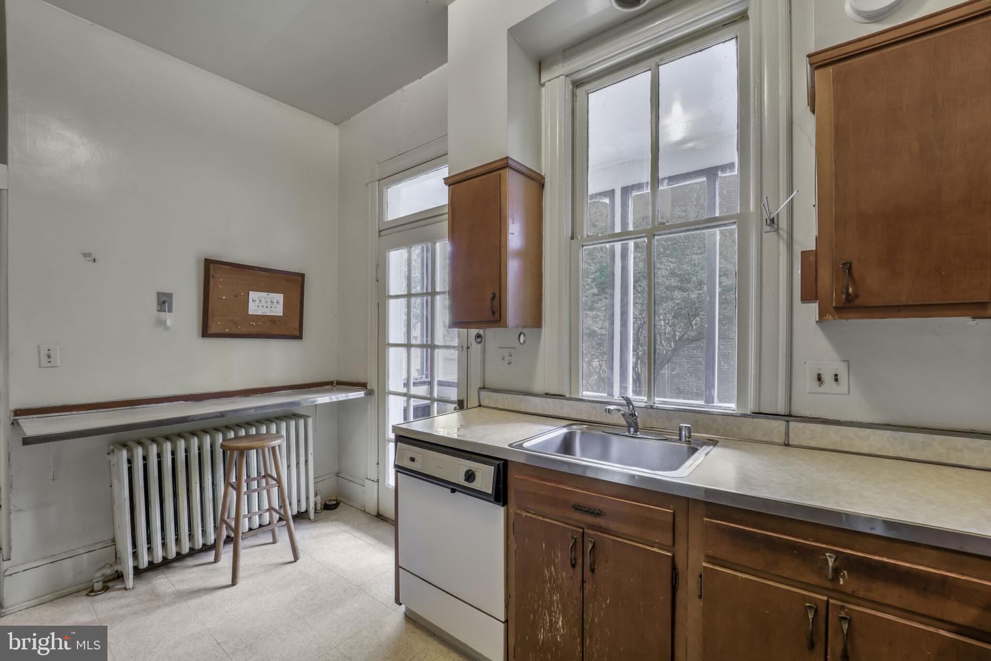 720 A ST SE, WASHINGTON, District Of Columbia 20003, 7 Bedrooms Bedrooms, ,4 BathroomsBathrooms,Residential,For sale,720 A ST SE,DCDC2199636 MLS # DCDC2199636